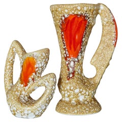 Coppia di vasi in ceramica a lava grassa in stile Vallauris con smalto arancione