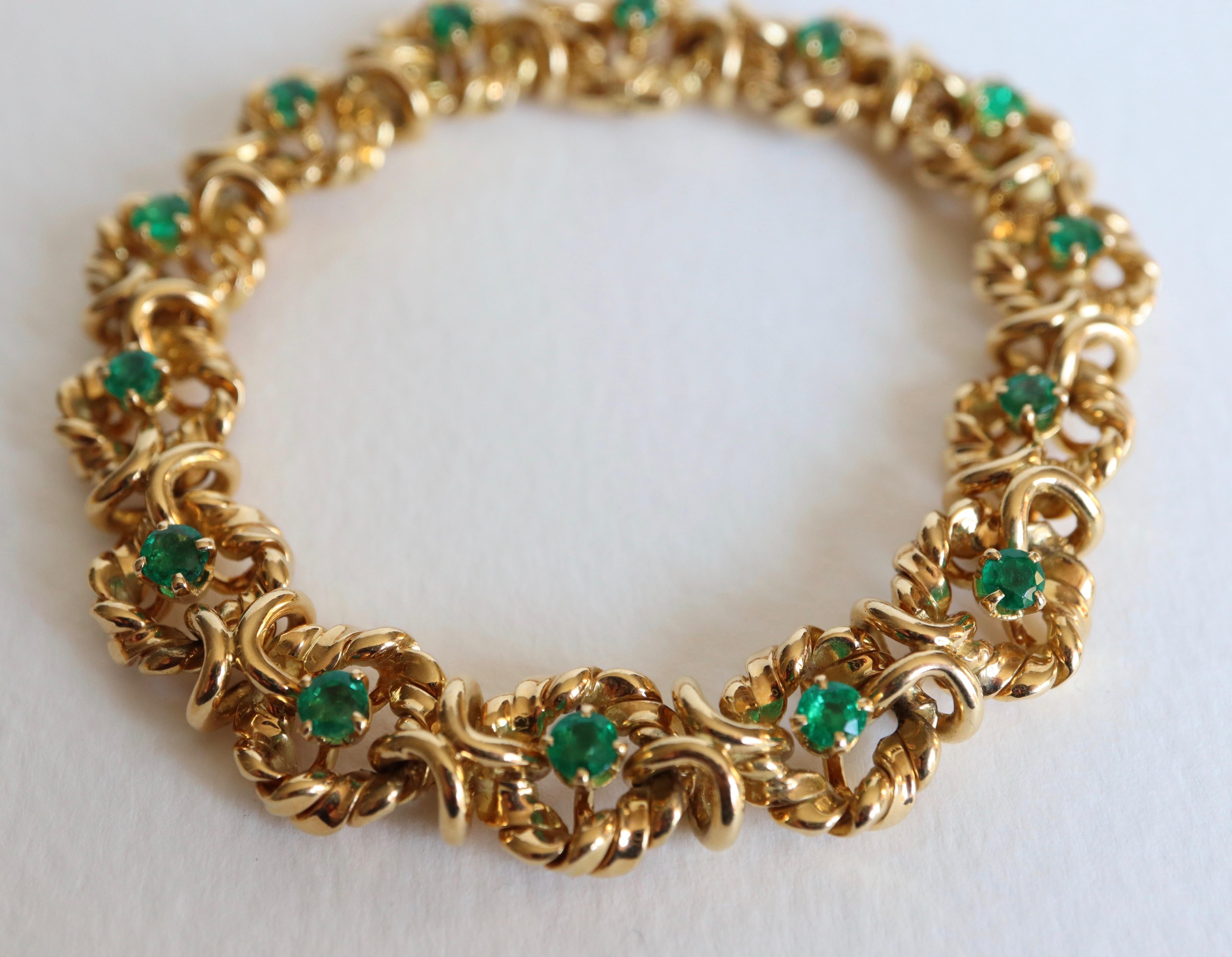 Pair of Van Cleef & Arpels Bracelets Forming Necklace 18 Karat Gold Emeralds 9