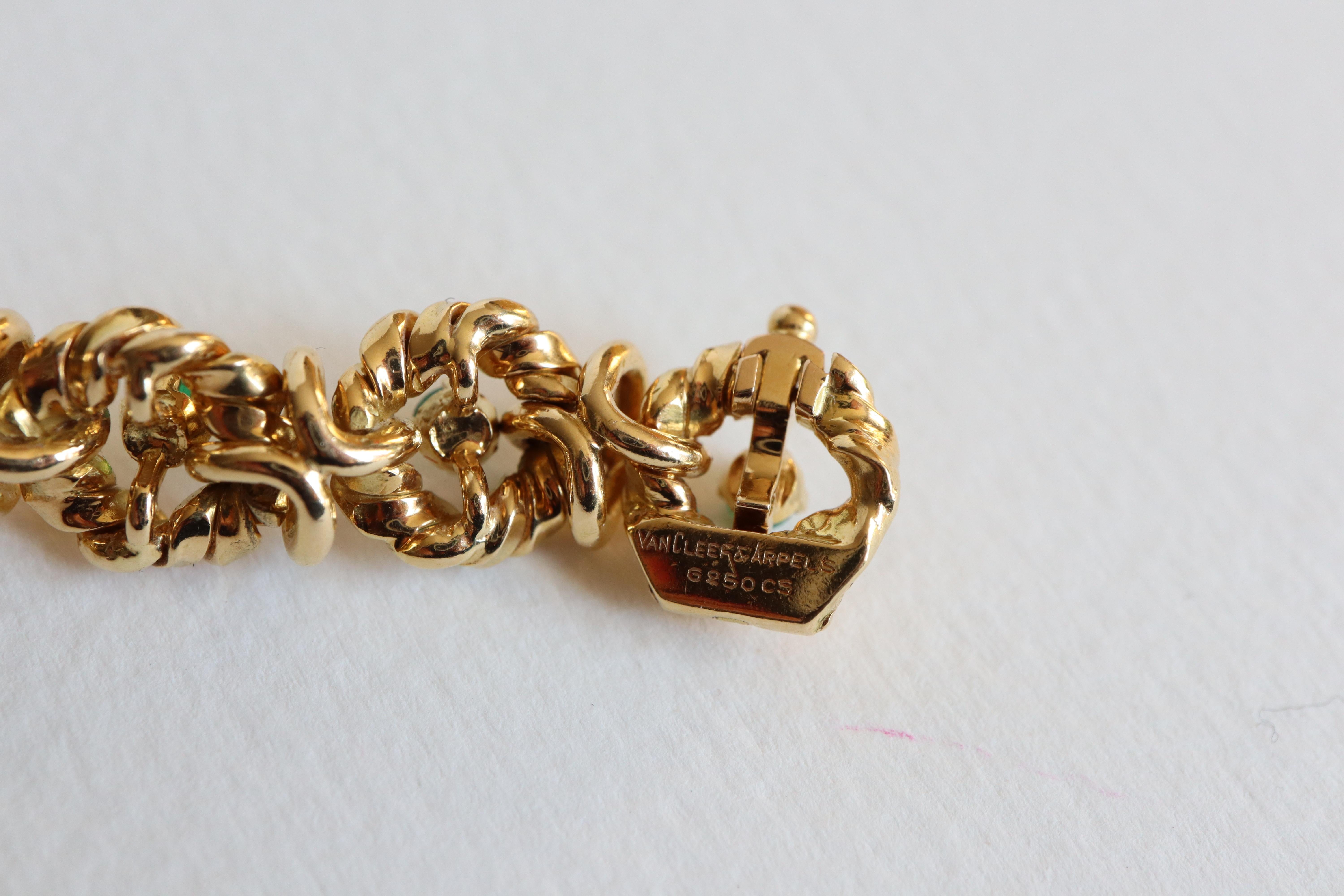 Pair of Van Cleef & Arpels Bracelets Forming Necklace 18 Karat Gold Emeralds 3