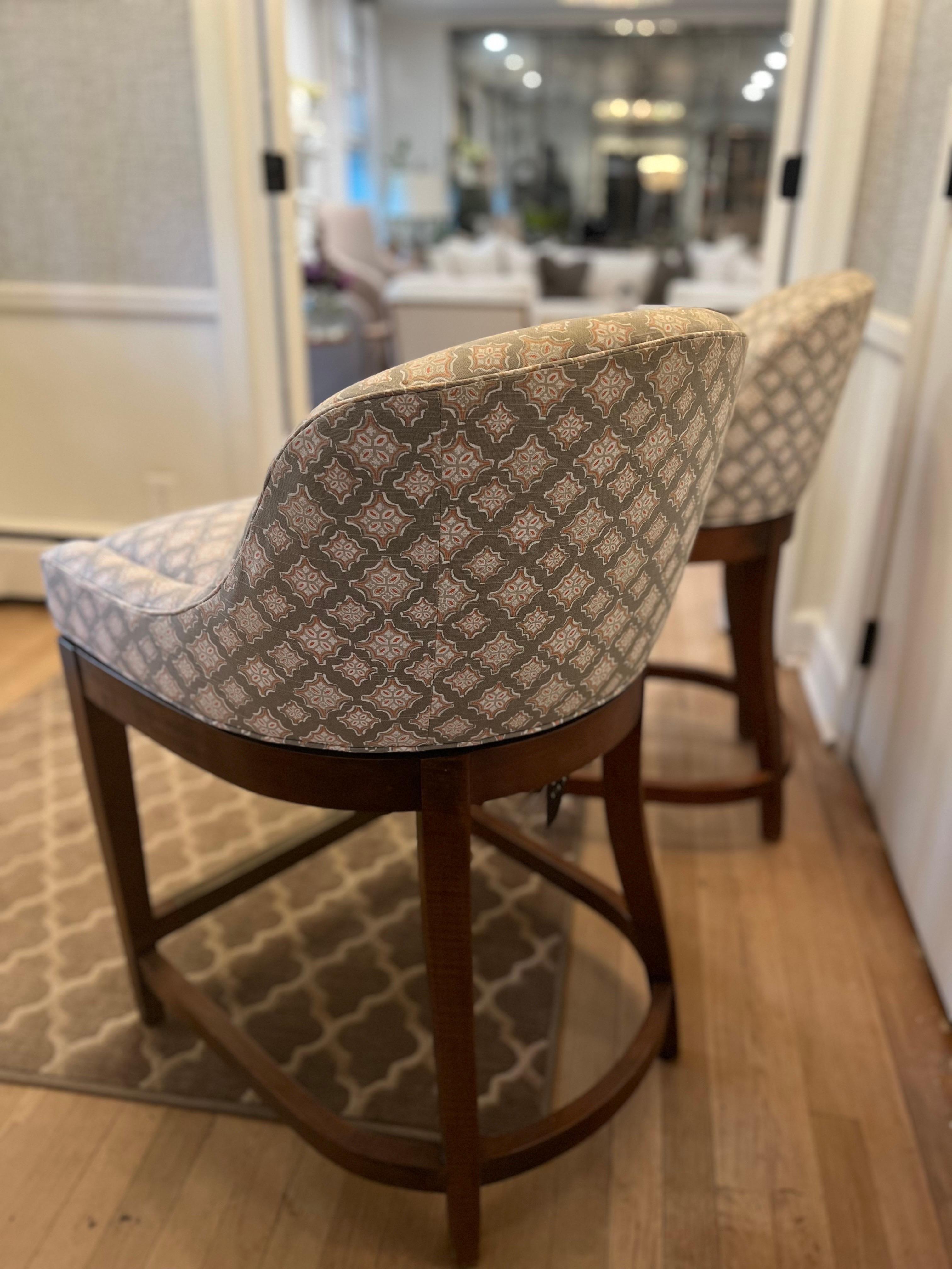 Pair of Vanguard Calloway Upholstered Swivel Counter Stools For Sale 19