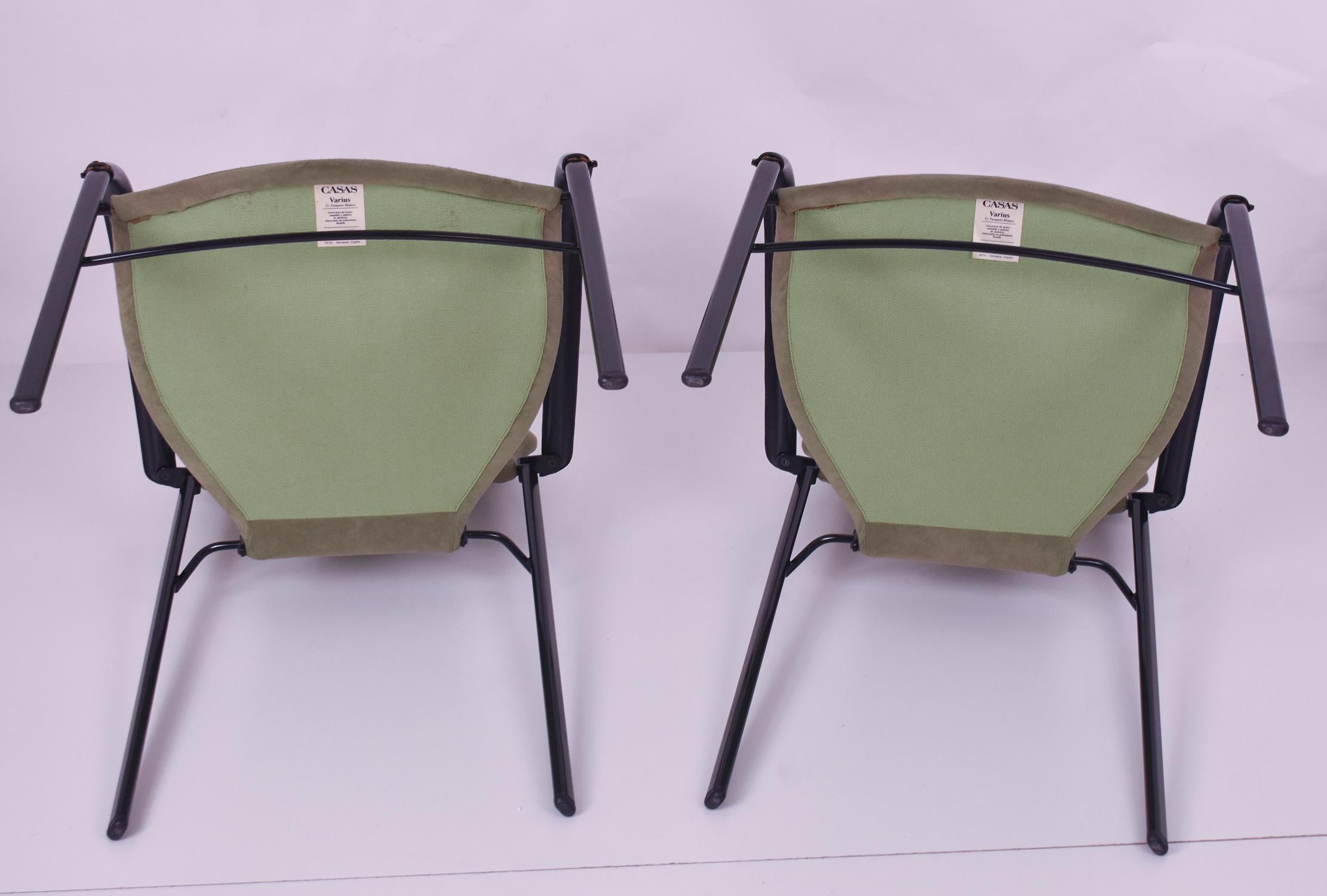 Pair of Varius Green Armchair  Designed by Oscar Tusquets in 1983. Spain 2