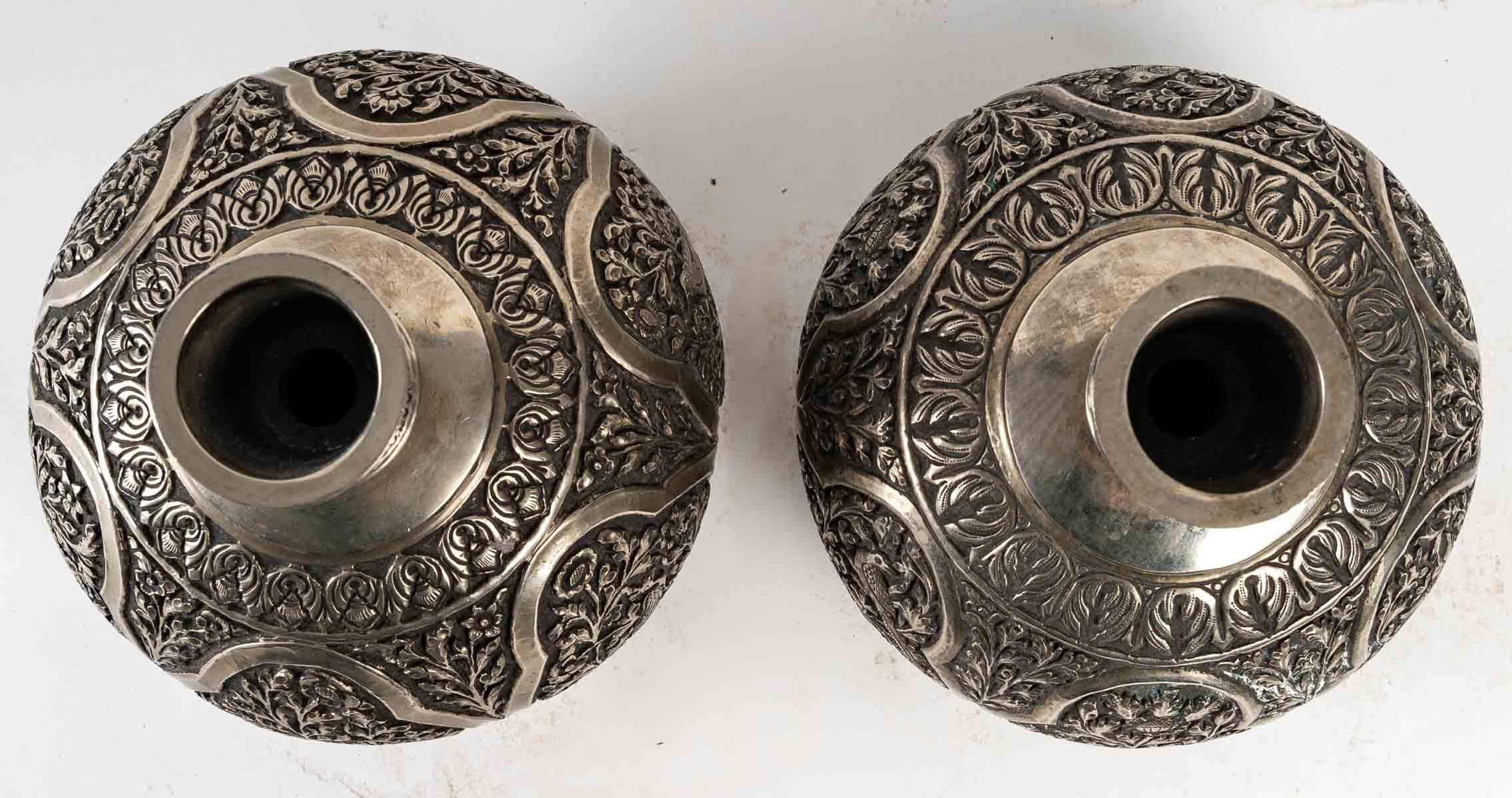 Vase aus versilbertem Kupfer, Paar (Asiatisch) im Angebot