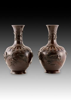 Pair of vases. Bronze. Japan, Meiji period (1868 1912).