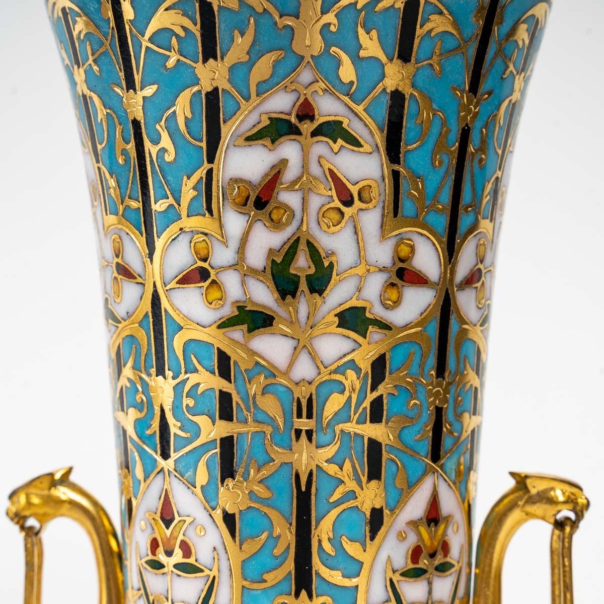 Pair of Vases by Ferdinand Barbedienne, Napoleon III period In Good Condition In Saint-Ouen, FR