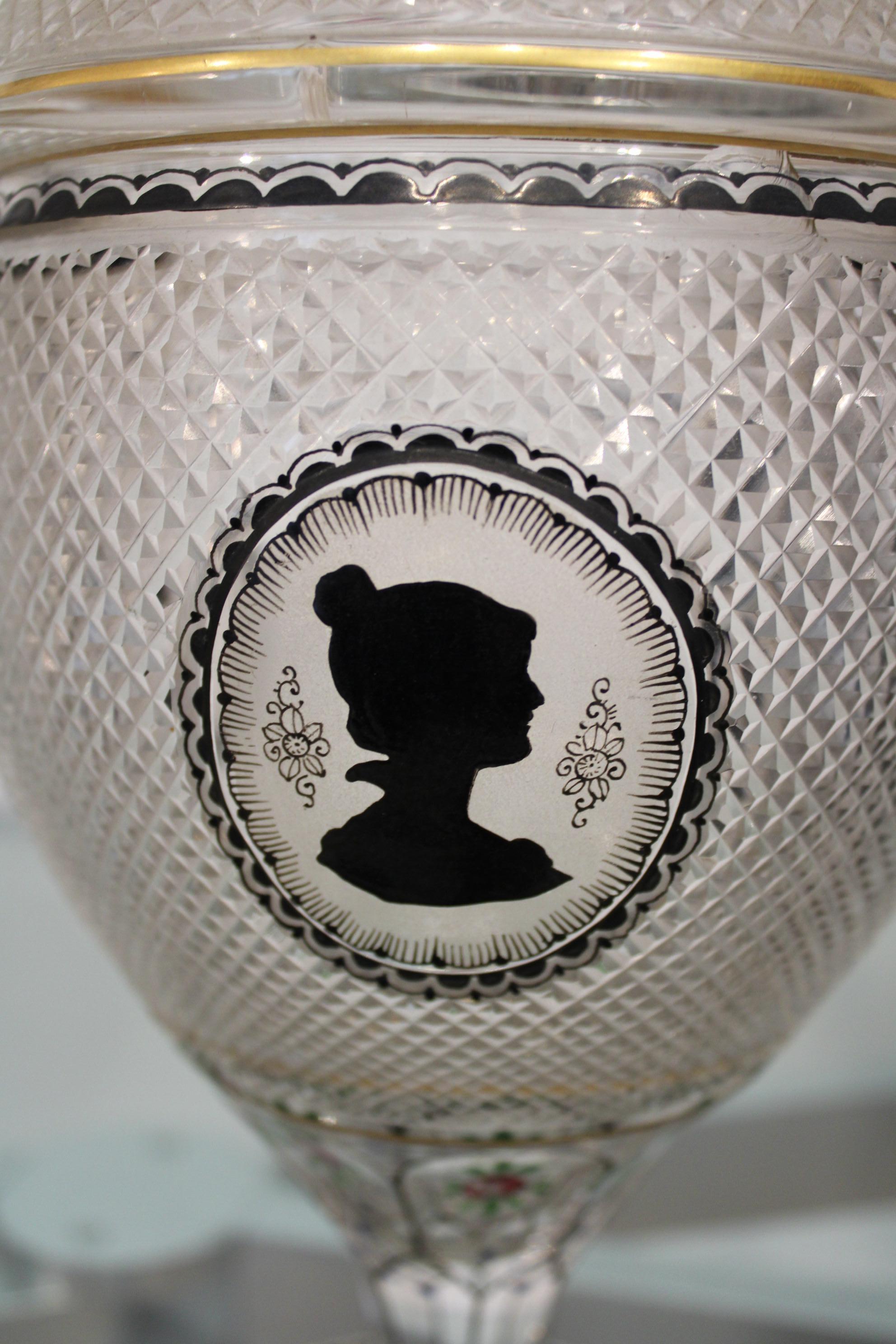 Paire de vases recouverts de cristal de Bohème en vente 8