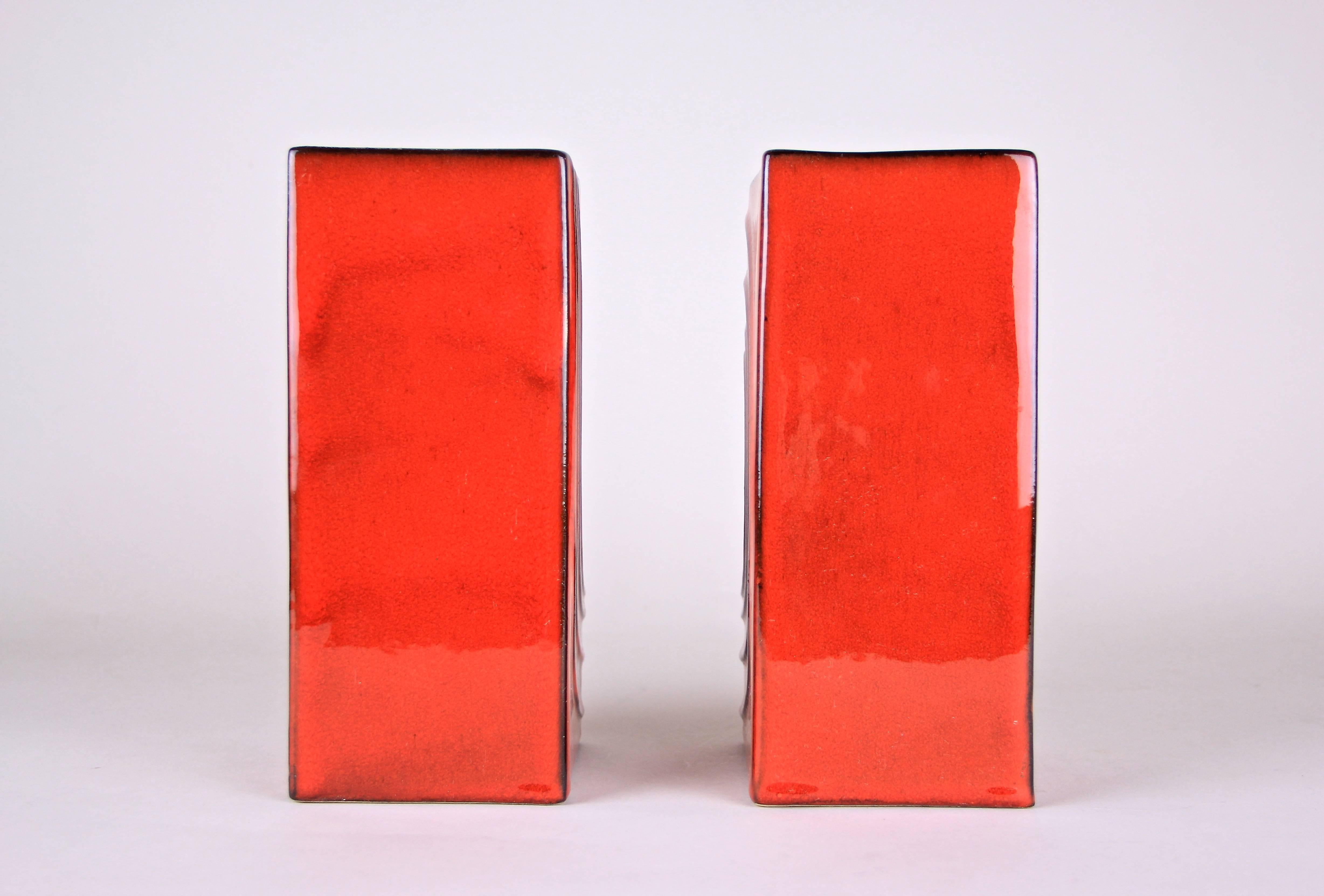 Hand-Painted Pair of Vases 