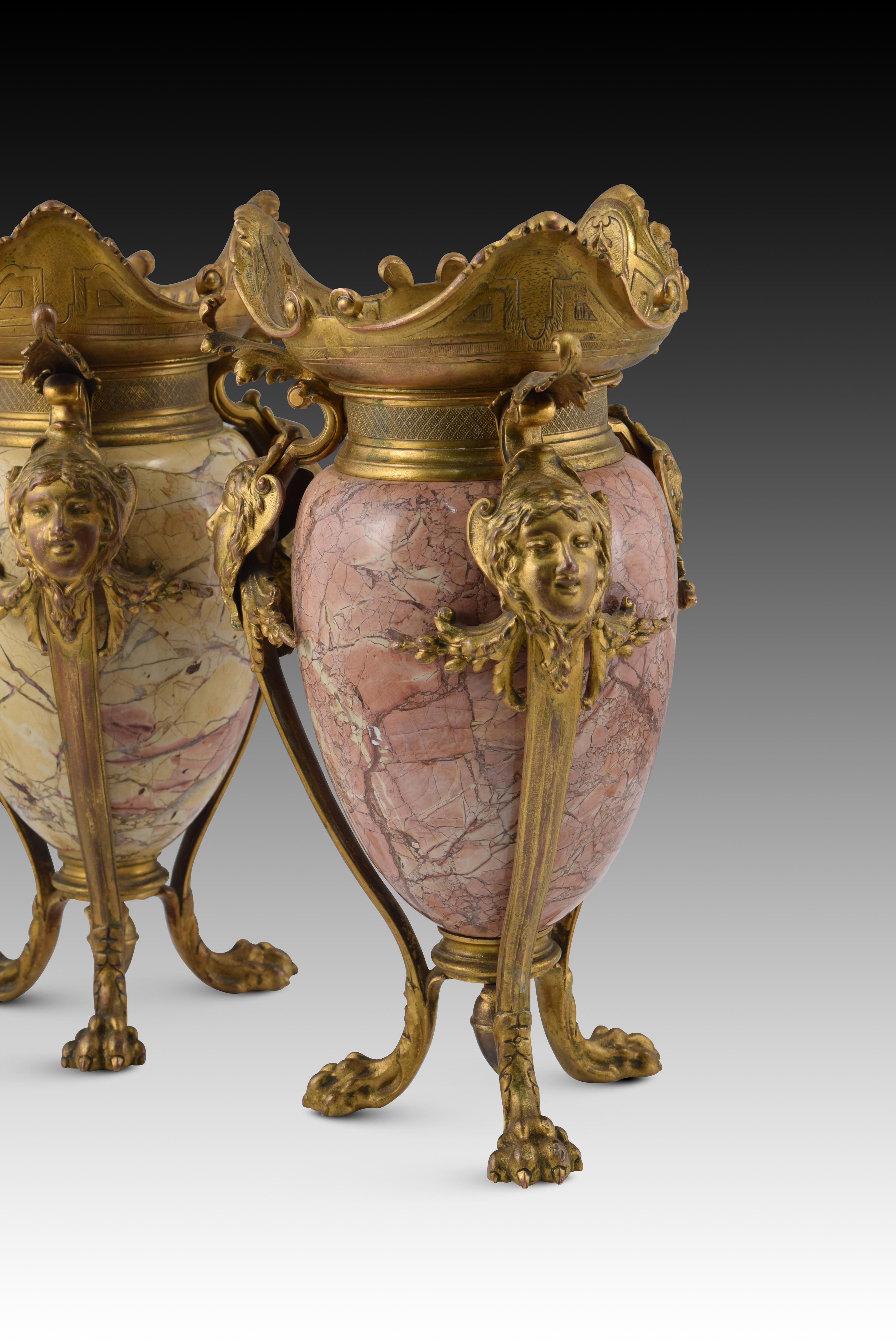 Pair of Vases. Gilded Bronze, Veined Marble. France, Late 19th Century In Good Condition In Madrid, ES