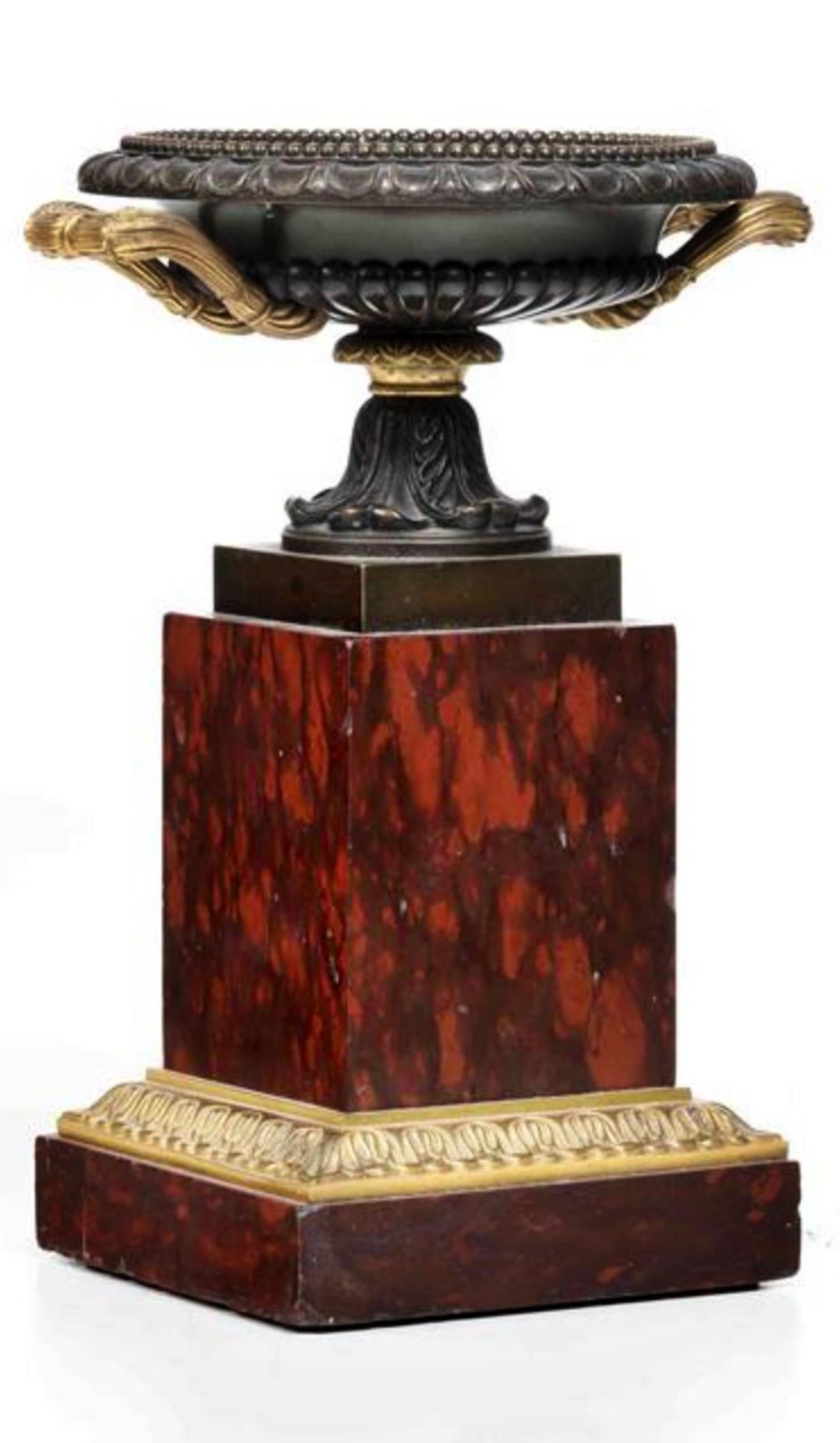 Paar Vasen aus Bronze und rotem Marmor, Frankreich, 19. Jahrhundert  (Handgefertigt) im Angebot