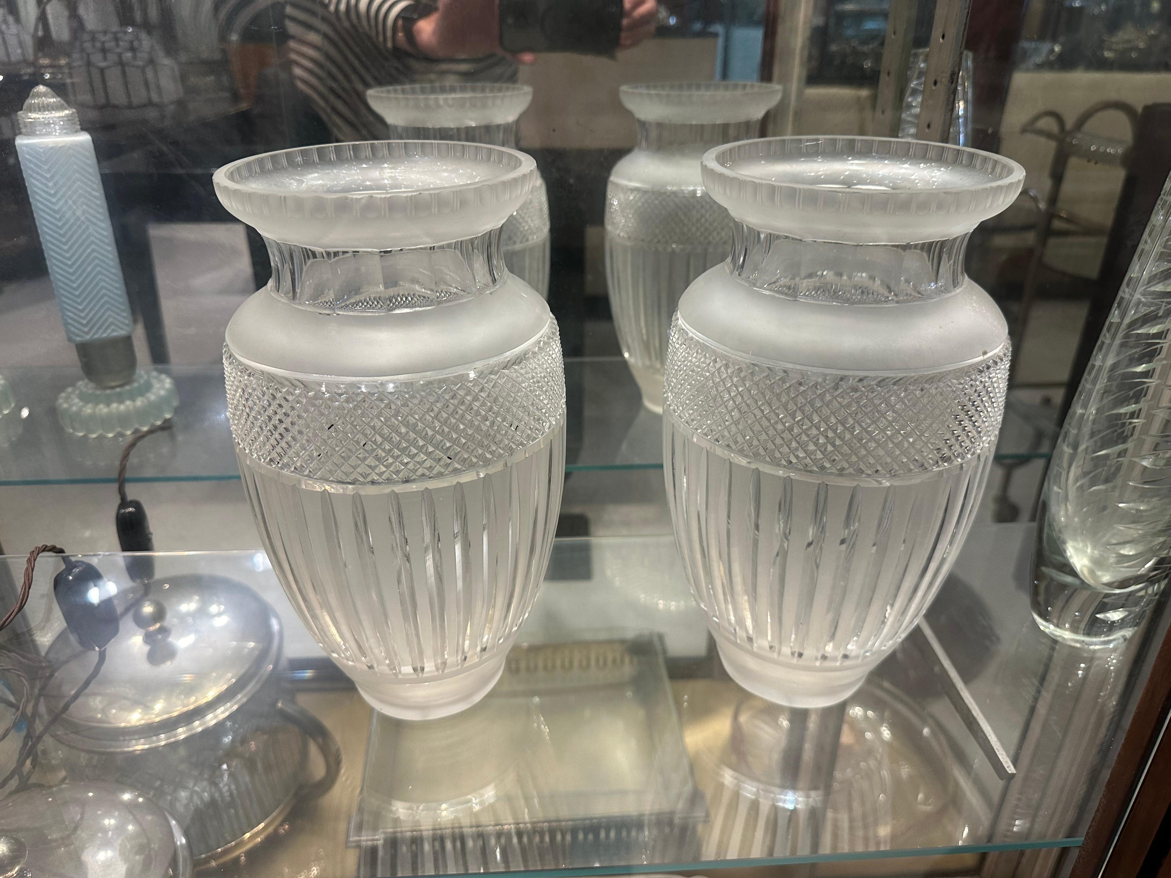 Paar Vasen aus Kristall
Seit 1982 haben wir uns auf den Verkauf von Art Deco, Jugendstil und Vintage spezialisiert. Wenn Sie Fragen haben, stehen wir Ihnen gerne zur Verfügung.
Drücken Sie auf die Schaltfläche 