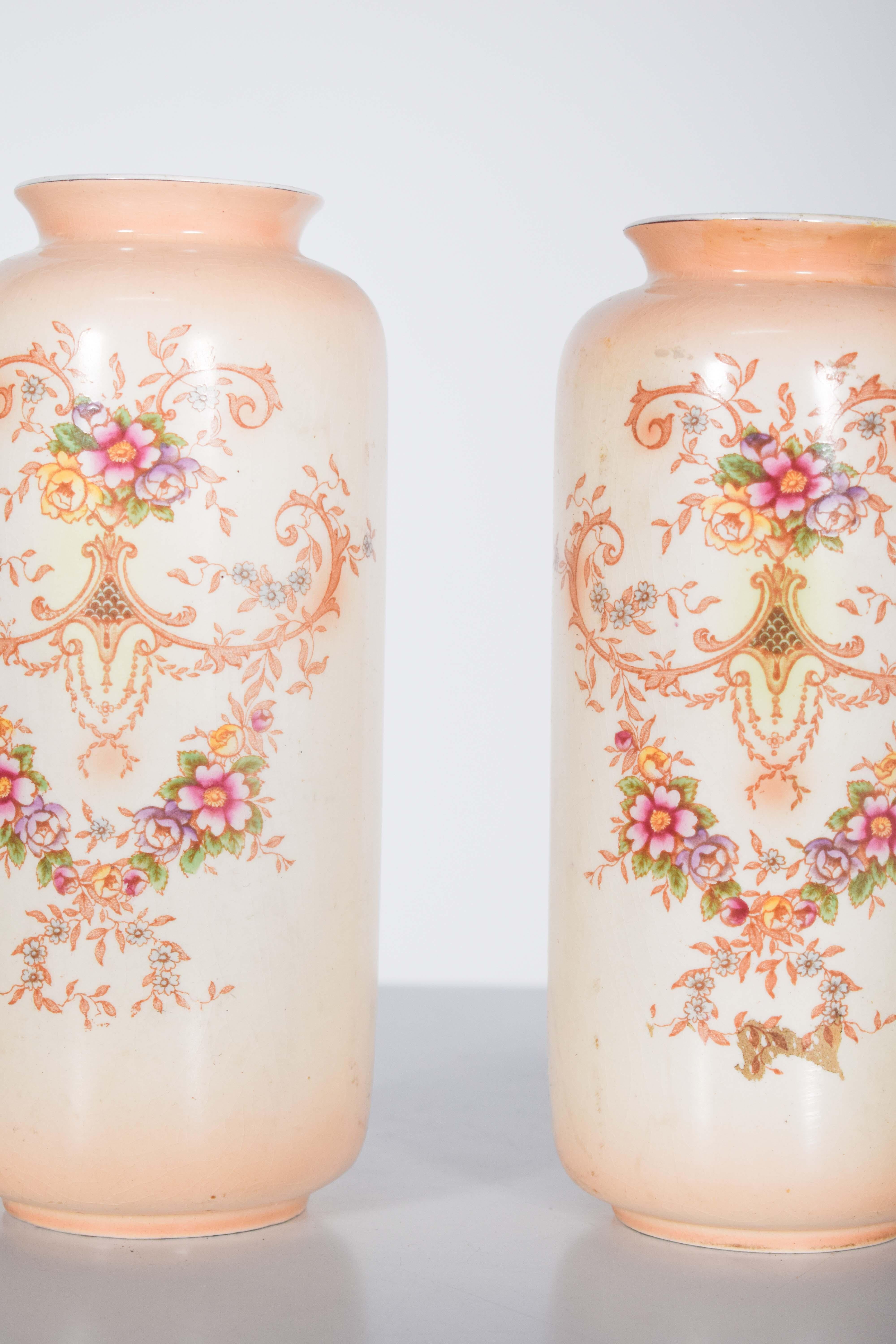 Mid-Century Modern Paire de vases anglais en céramique en vente