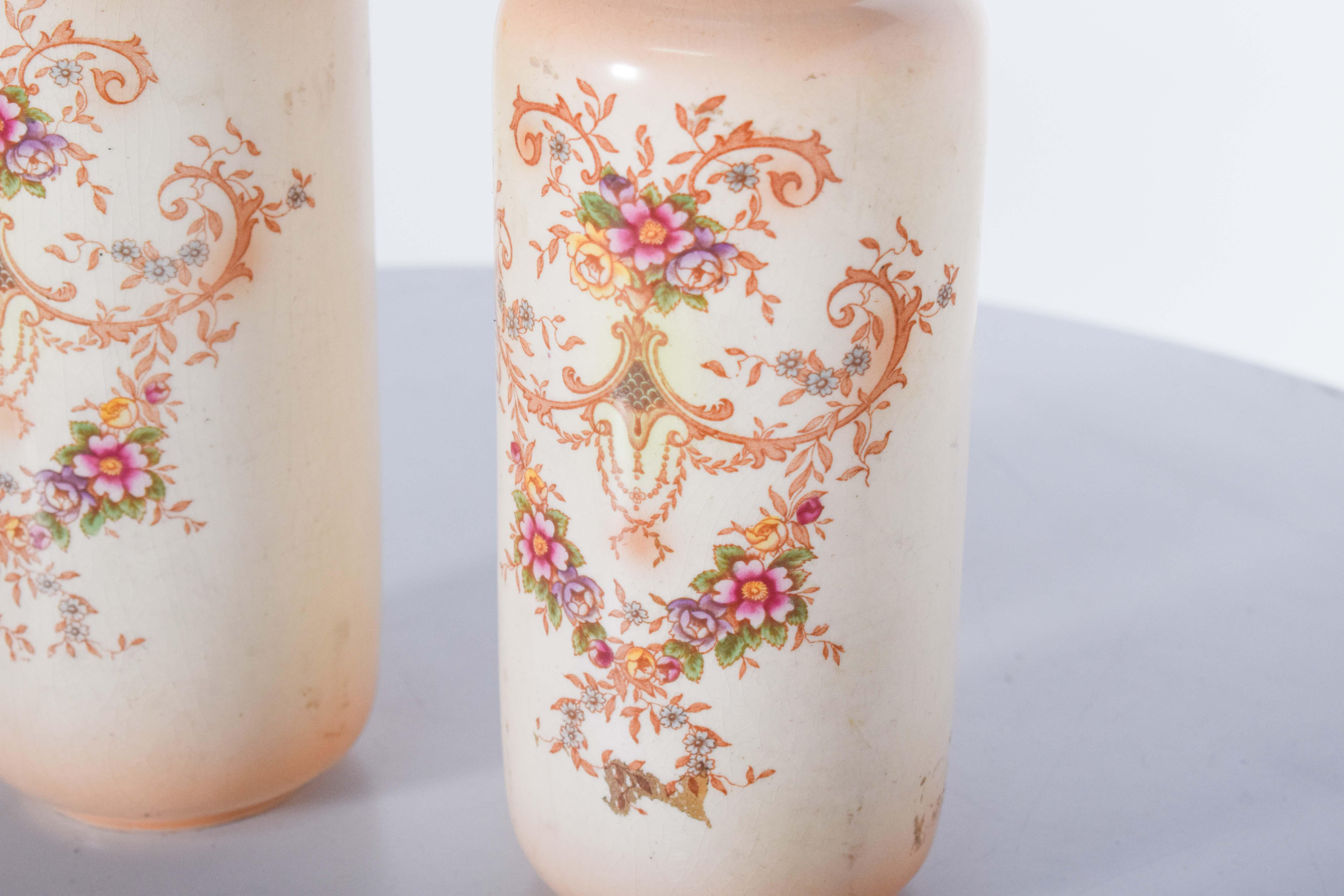 Anglais Paire de vases anglais en céramique en vente