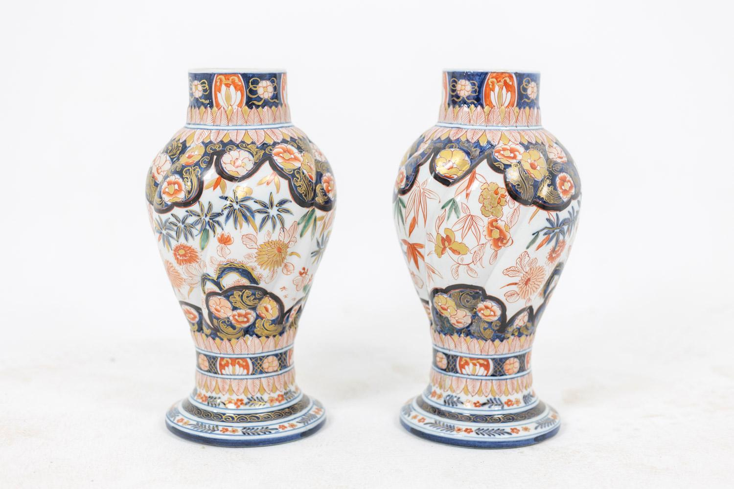 Late 19th Century Pair of Vases in Porcelain of Imari, circa 1880