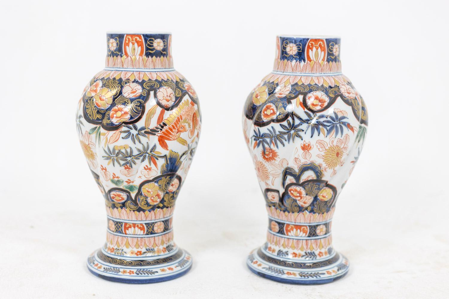 Pair of Vases in Porcelain of Imari, circa 1880 1