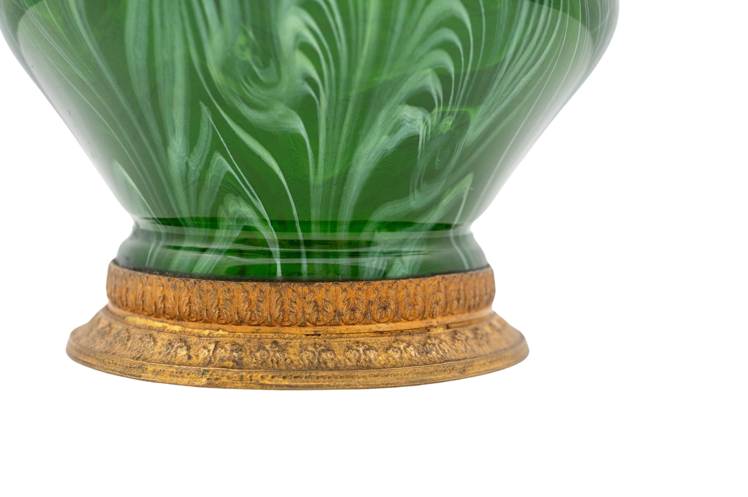 Pareja de jarrones producidos por el famoso austriaco  vidrio fabricado por Johann Loetz Witwe Klostermühe
Técnica y material: Vidrio soplado en molde y de forma libre,Decoración Titania Genre 5032 