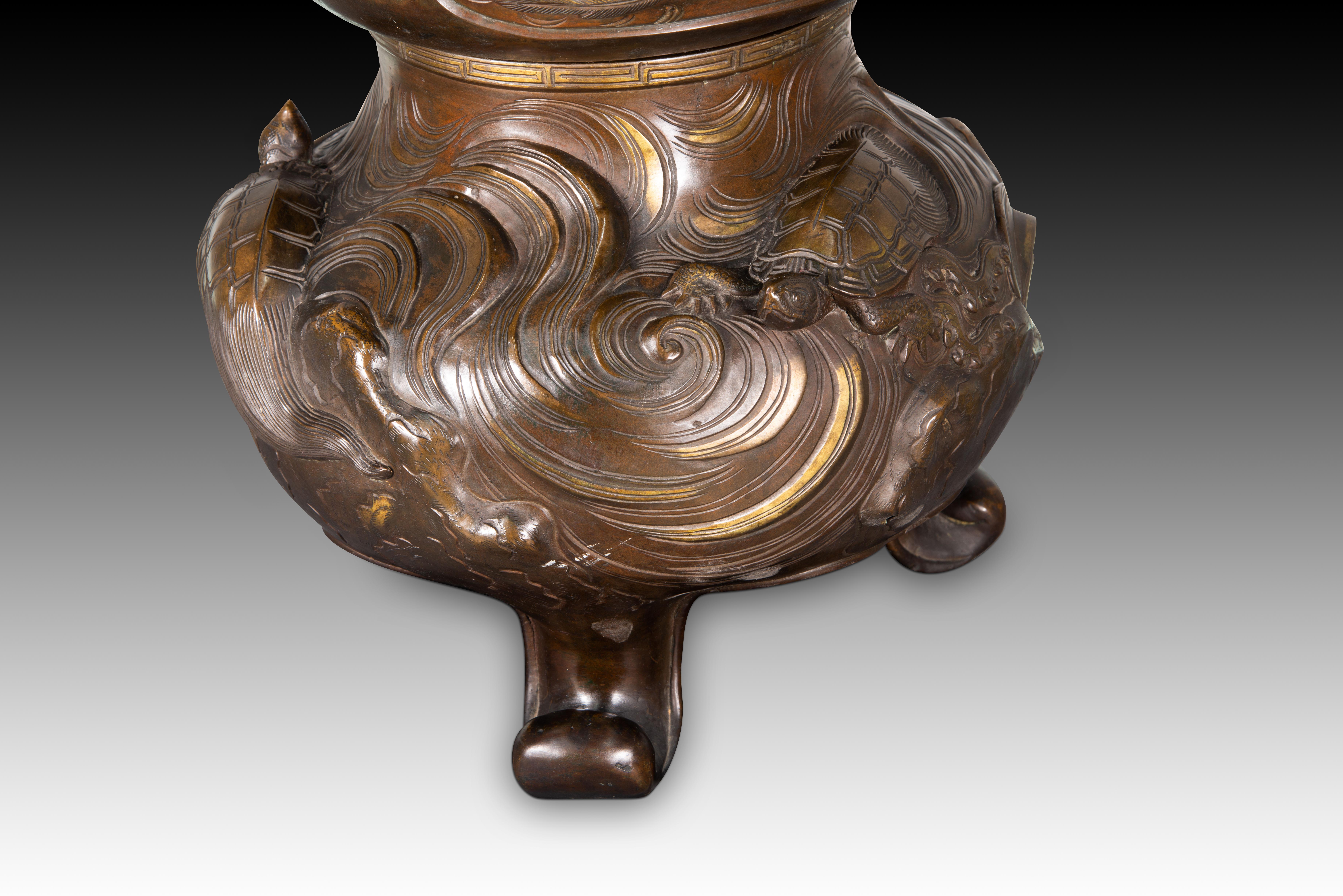 Pair of vases with bases with elephant heads. Bronze, wood, etc. 19th c. etc. 8