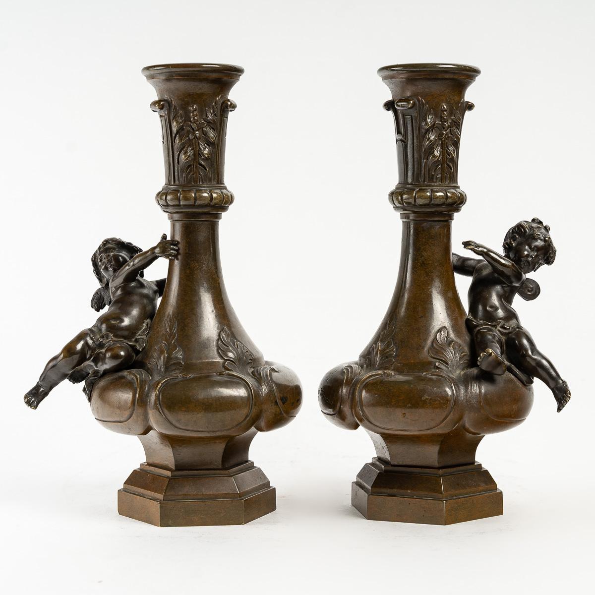 Pair of Vases with Cherubs, Signed Moreau, XIXth Century In Good Condition In Saint-Ouen, FR