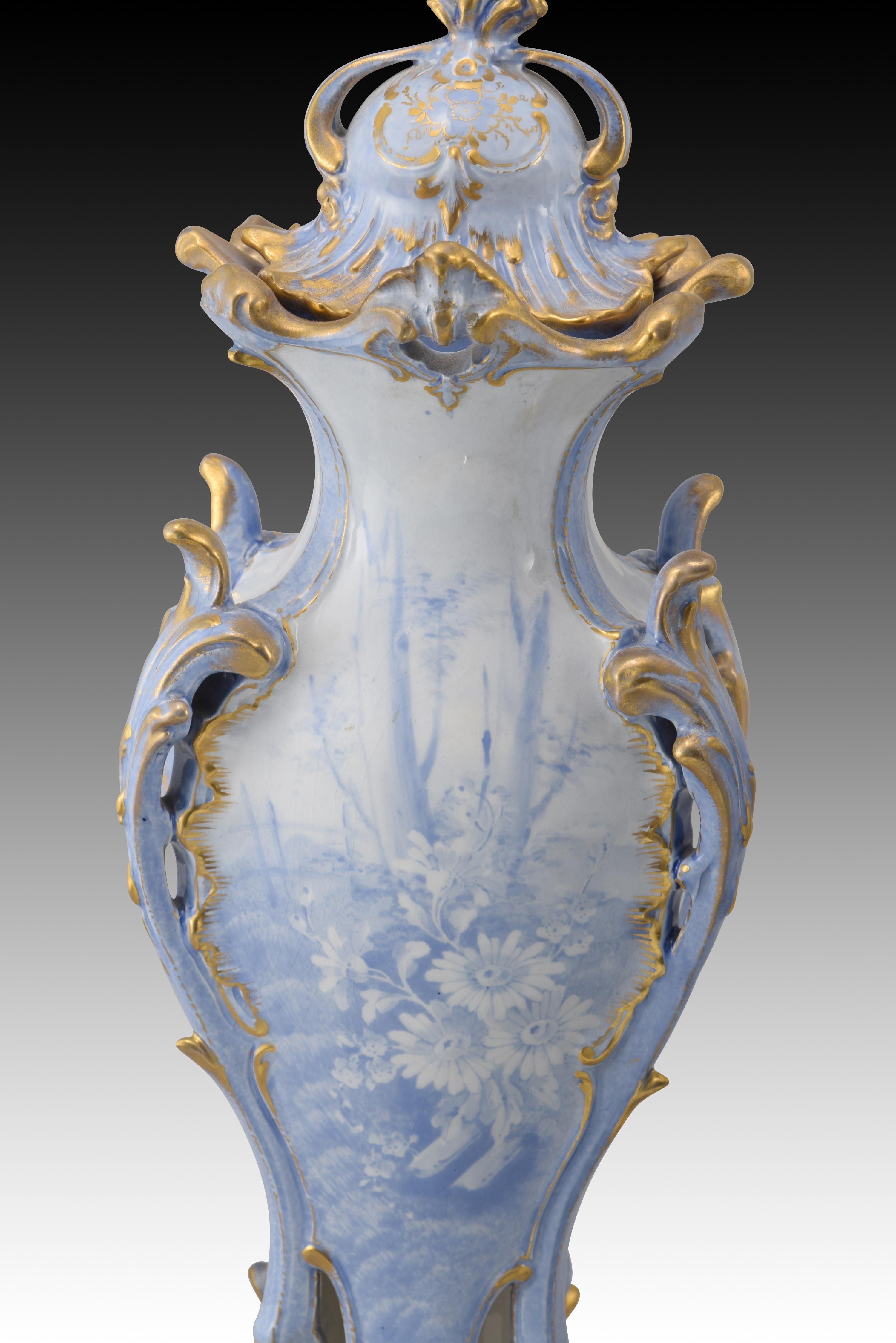 Pair of vases with lids. Enameled porcelain. Royal Bonn, Germany, 20th century 2