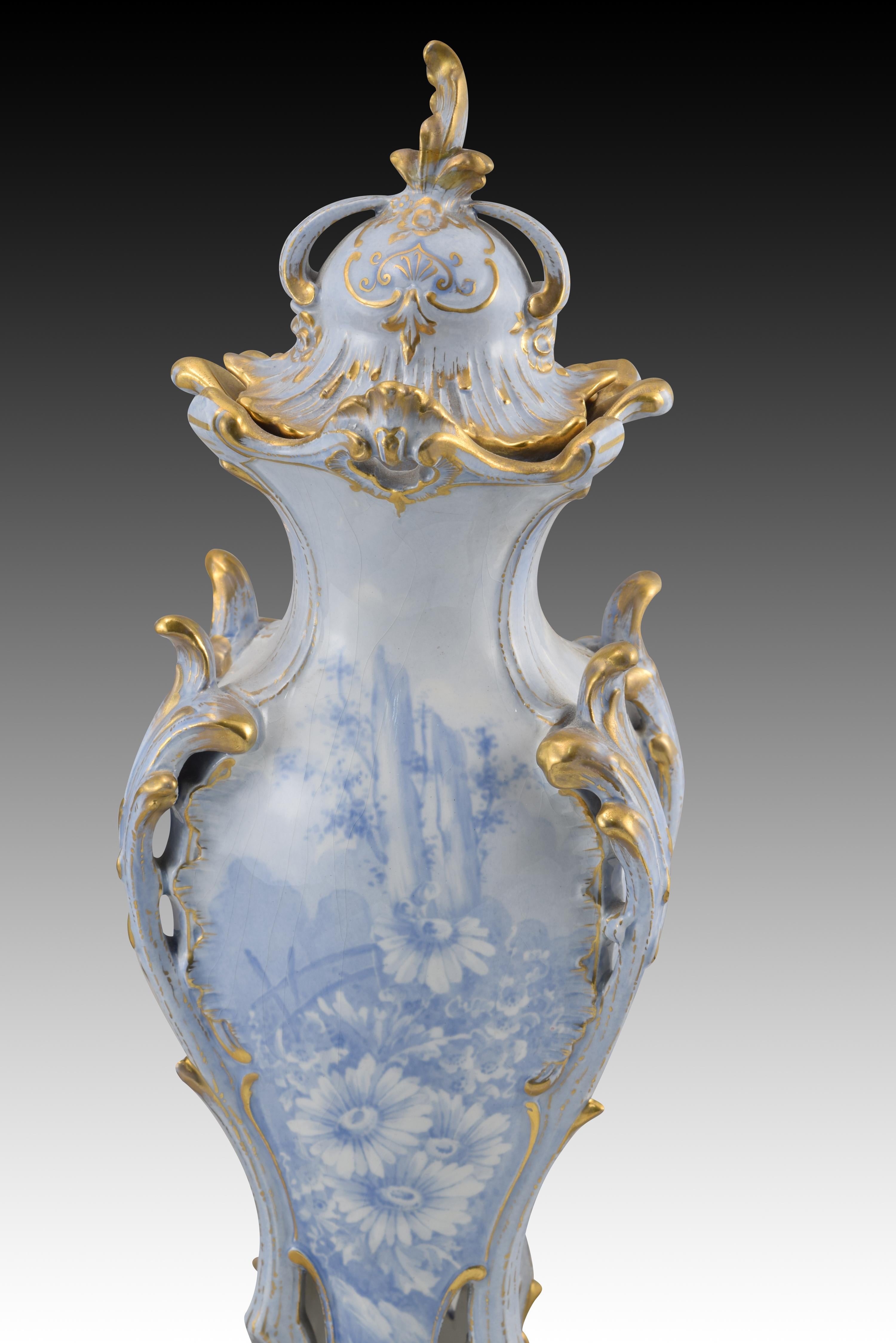 Pair of vases with lids. Enameled porcelain. Royal Bonn, Germany, 20th century 3