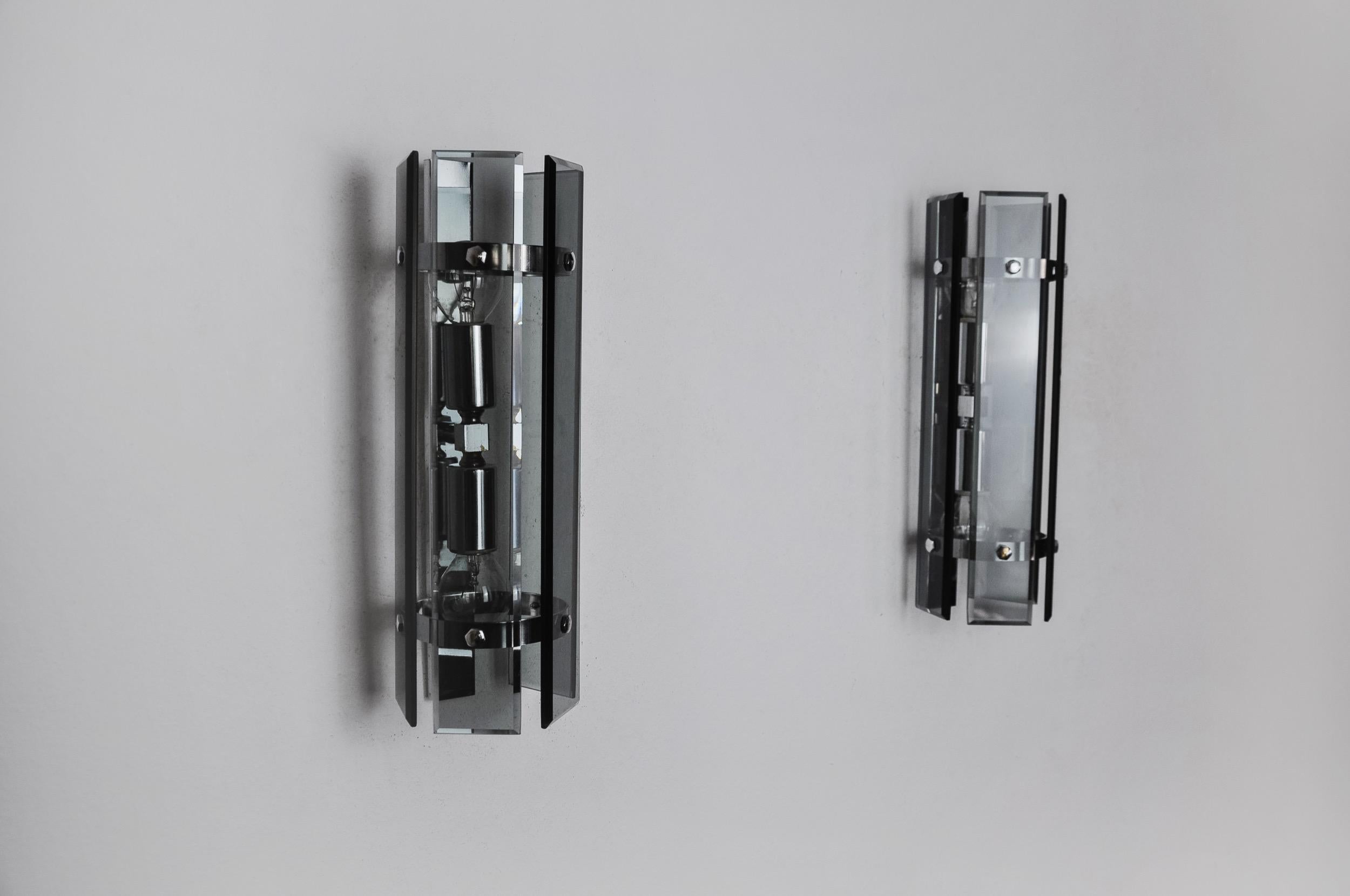 Pair of Veca Sconces, Murano Beveled Glass, Italy, 1970 In Good Condition For Sale In BARCELONA, ES