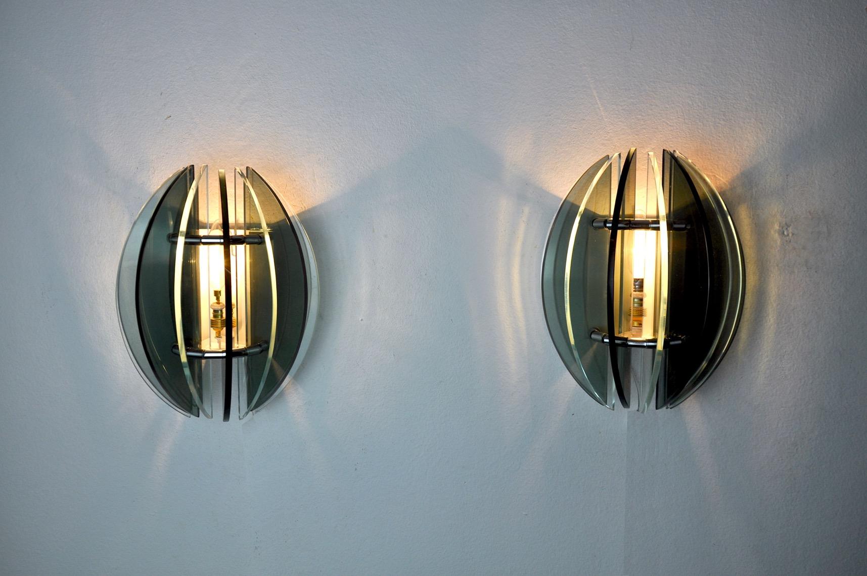 Pair of Veca Wall Lamps, Two-Tone Murano Glass, Italy, 1960 In Good Condition For Sale In BARCELONA, ES