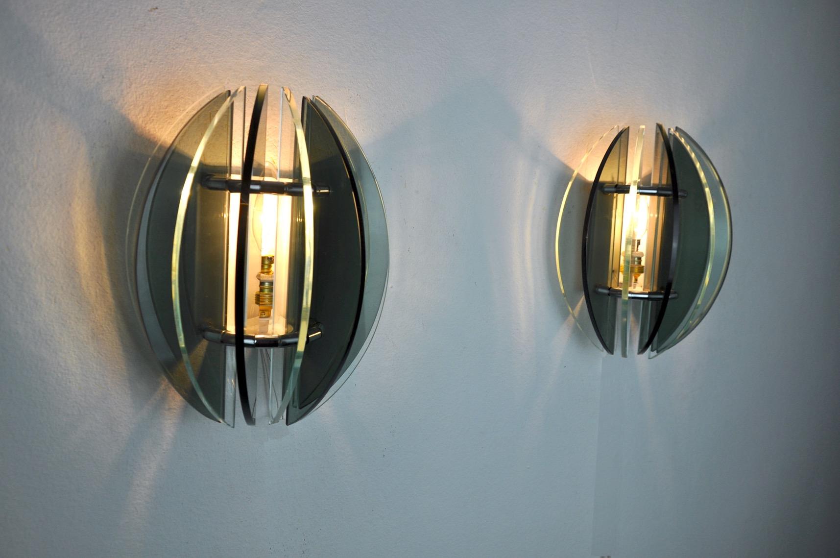 Mid-20th Century Pair of Veca Wall Lamps, Two-Tone Murano Glass, Italy, 1960 For Sale