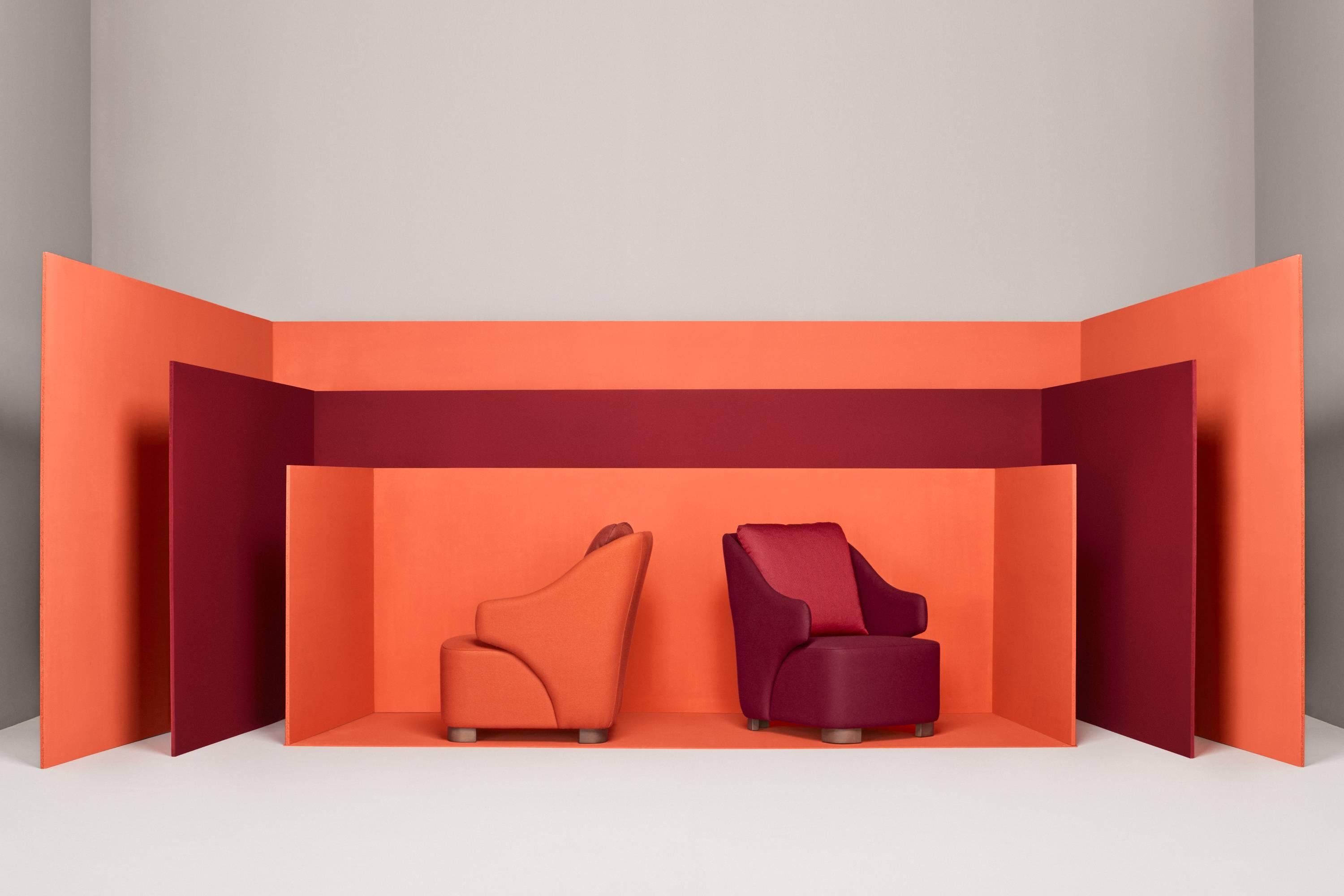 Coppia di poltrone Vectis di Pepe Albargues
Dimensioni: 86 x 86 x 65 cm
Materiali: Struttura in ferro.
Seduta in legno di pino e compensato.
Sedile in poliuretano 3542.
Cuscini dello schienale imbottiti al 50%.
piume d'oca e 50% di fibra di