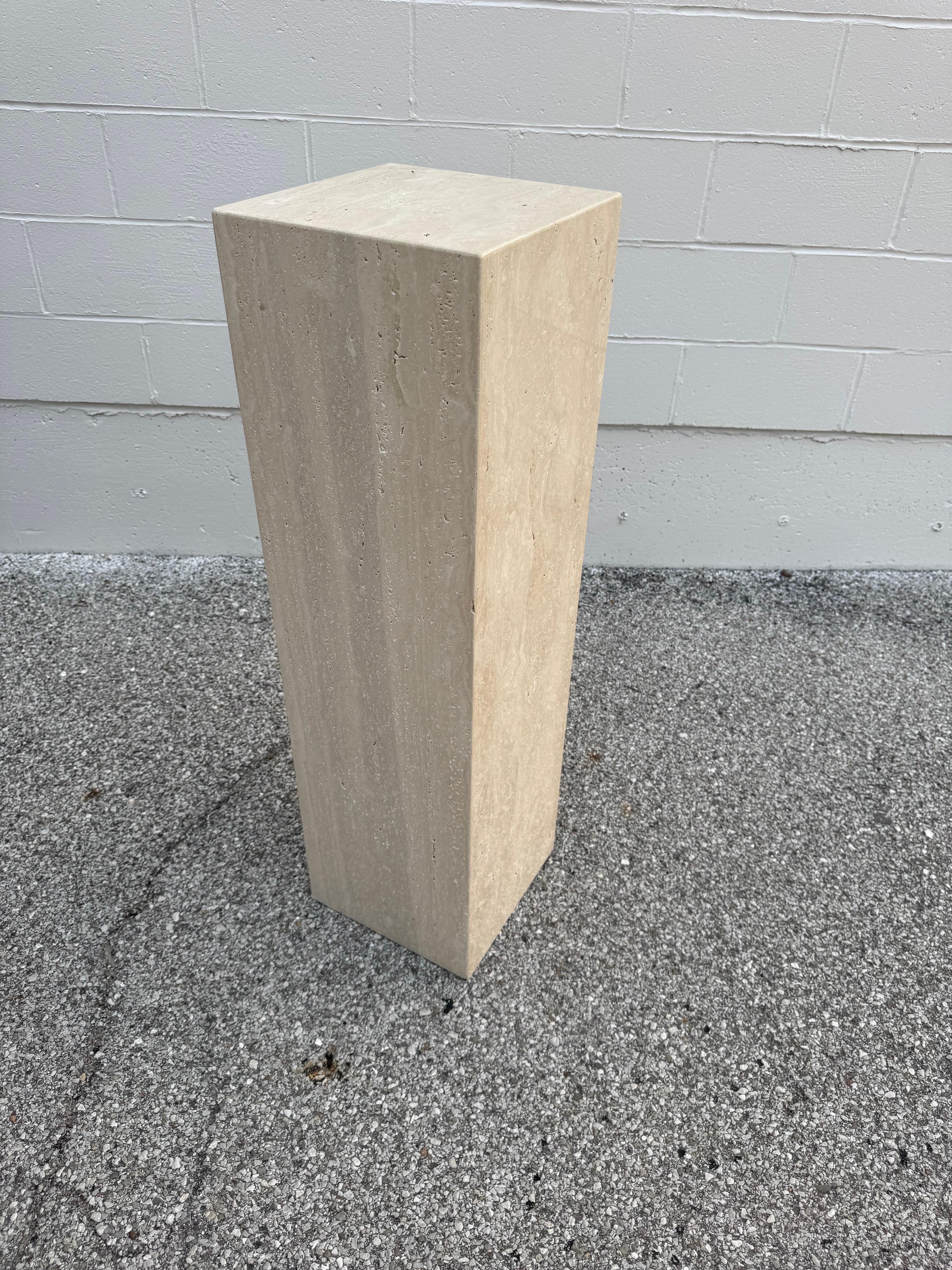 Paar von Vein Cut Italienisch Beige Travertin Sockeln Kunst Display - Ständer Säulen im Angebot 13
