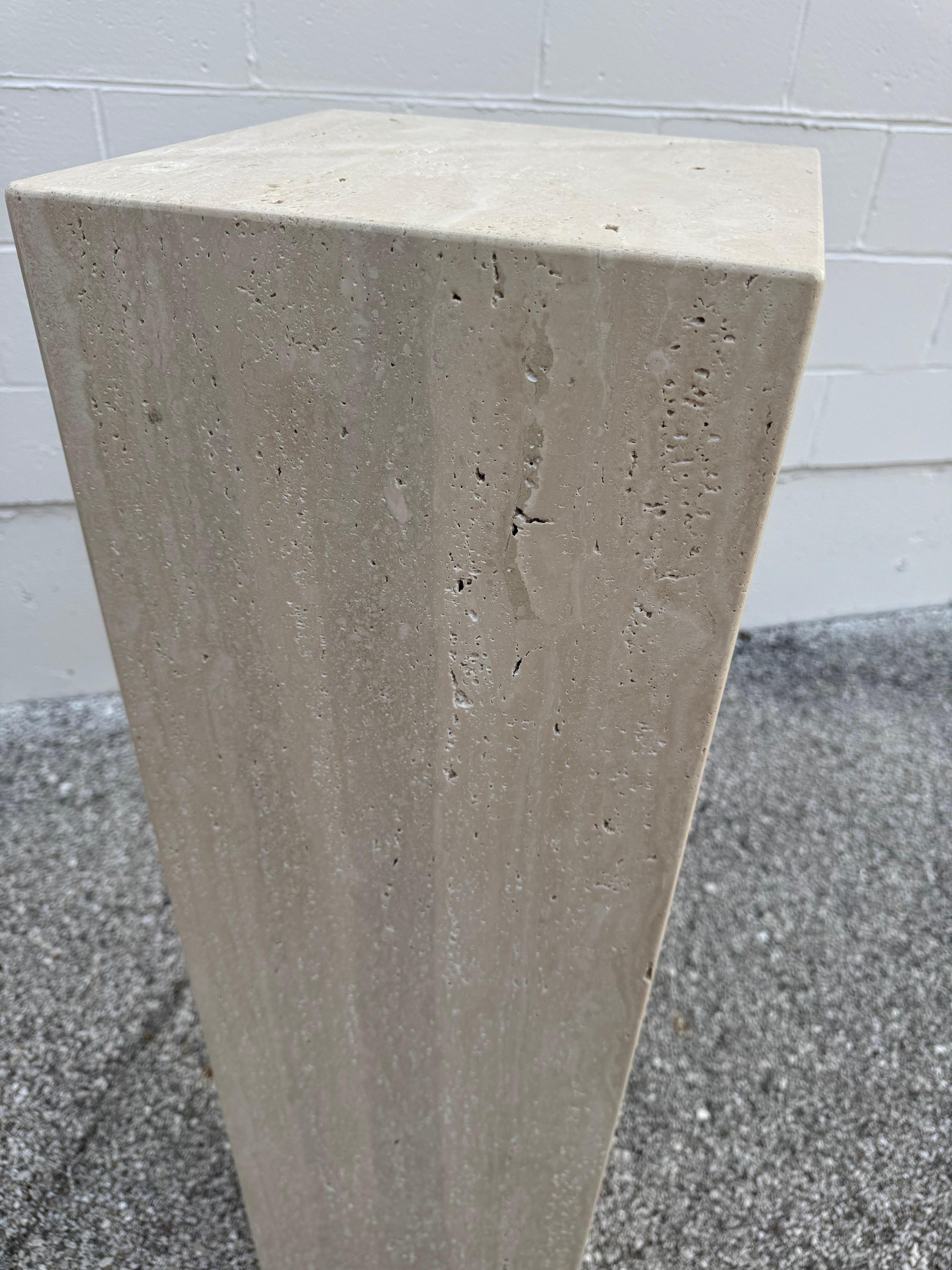 Paar von Vein Cut Italienisch Beige Travertin Sockeln Kunst Display - Ständer Säulen im Angebot 14