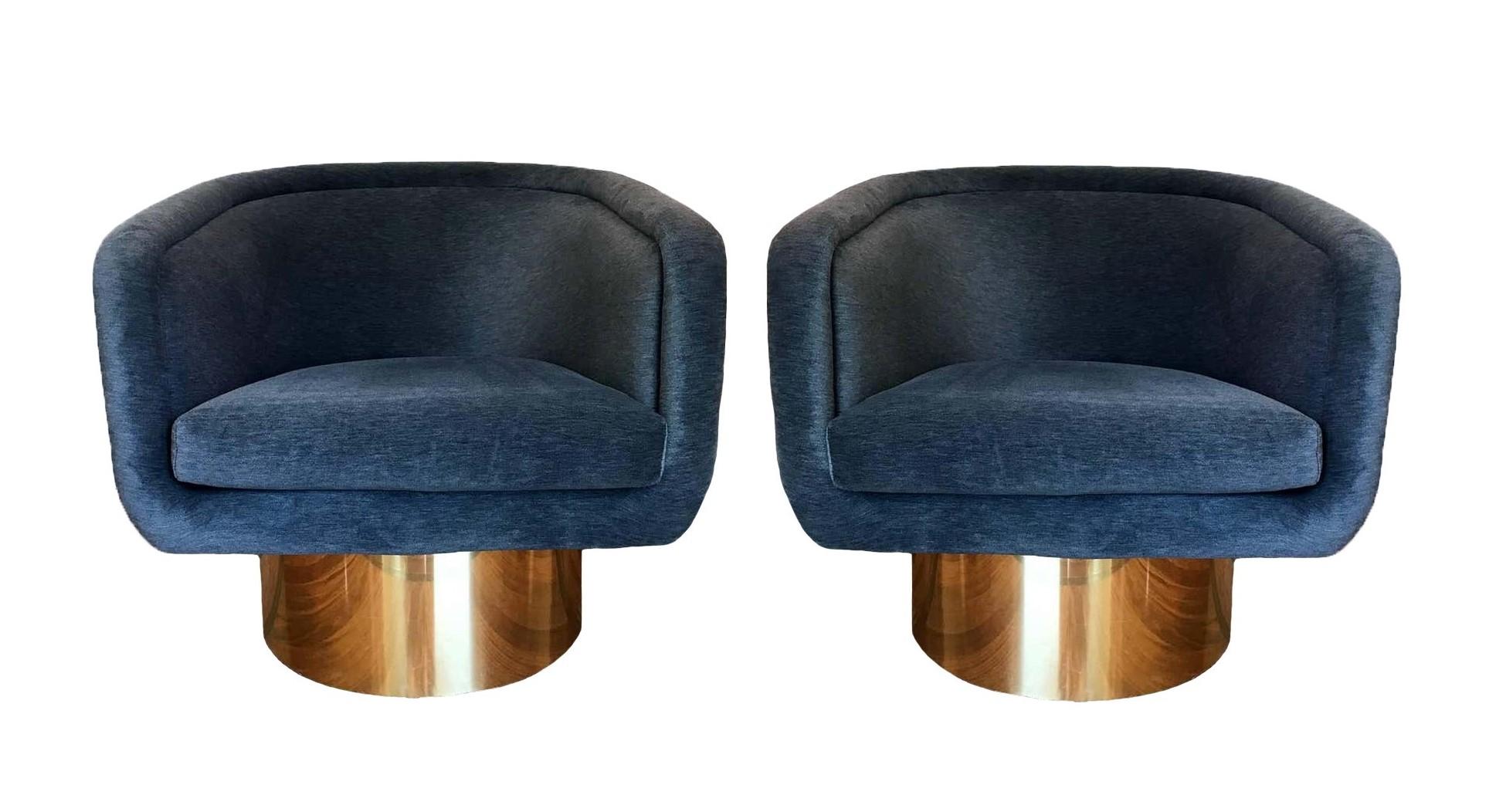 Mid-Century Modern Pair of Velvet and Brass Swivel Chairs by Leon Rosen for Pace