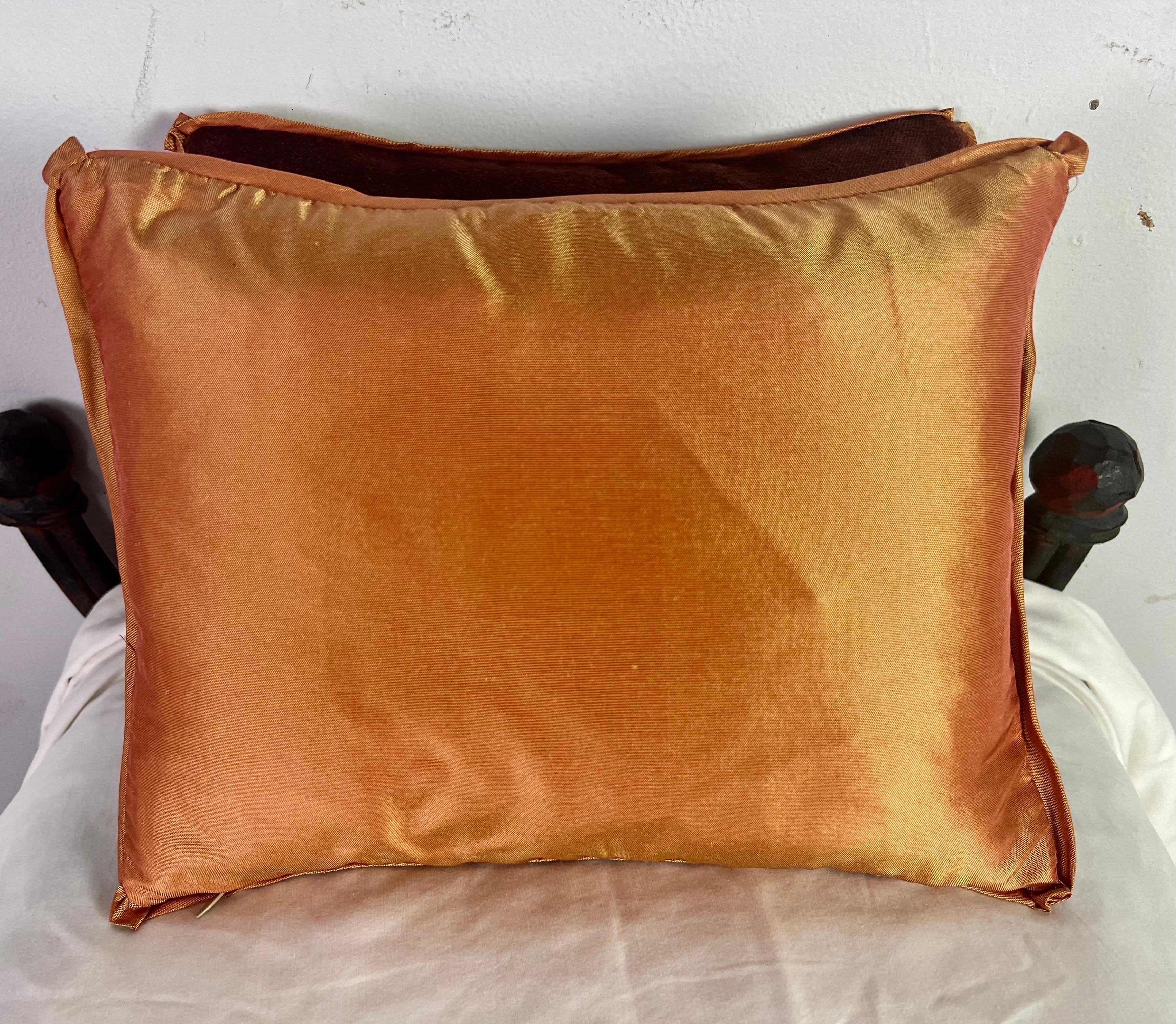 Pair of Velvet Appliquéd Petite Pillows In Excellent Condition For Sale In Los Angeles, CA