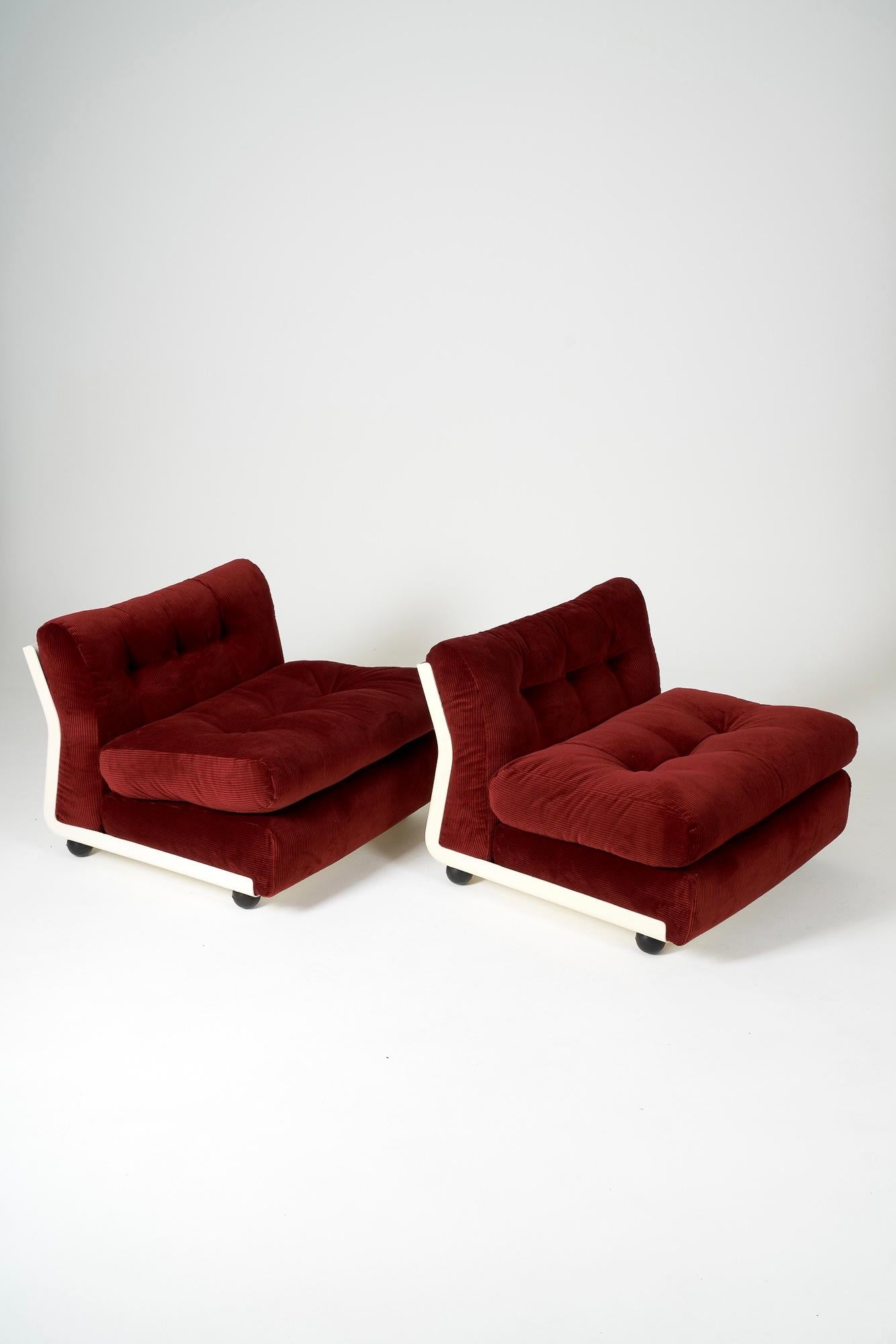 Pair of velvet armchairs 'Amanta' by Mario Bellini, 1970s 1