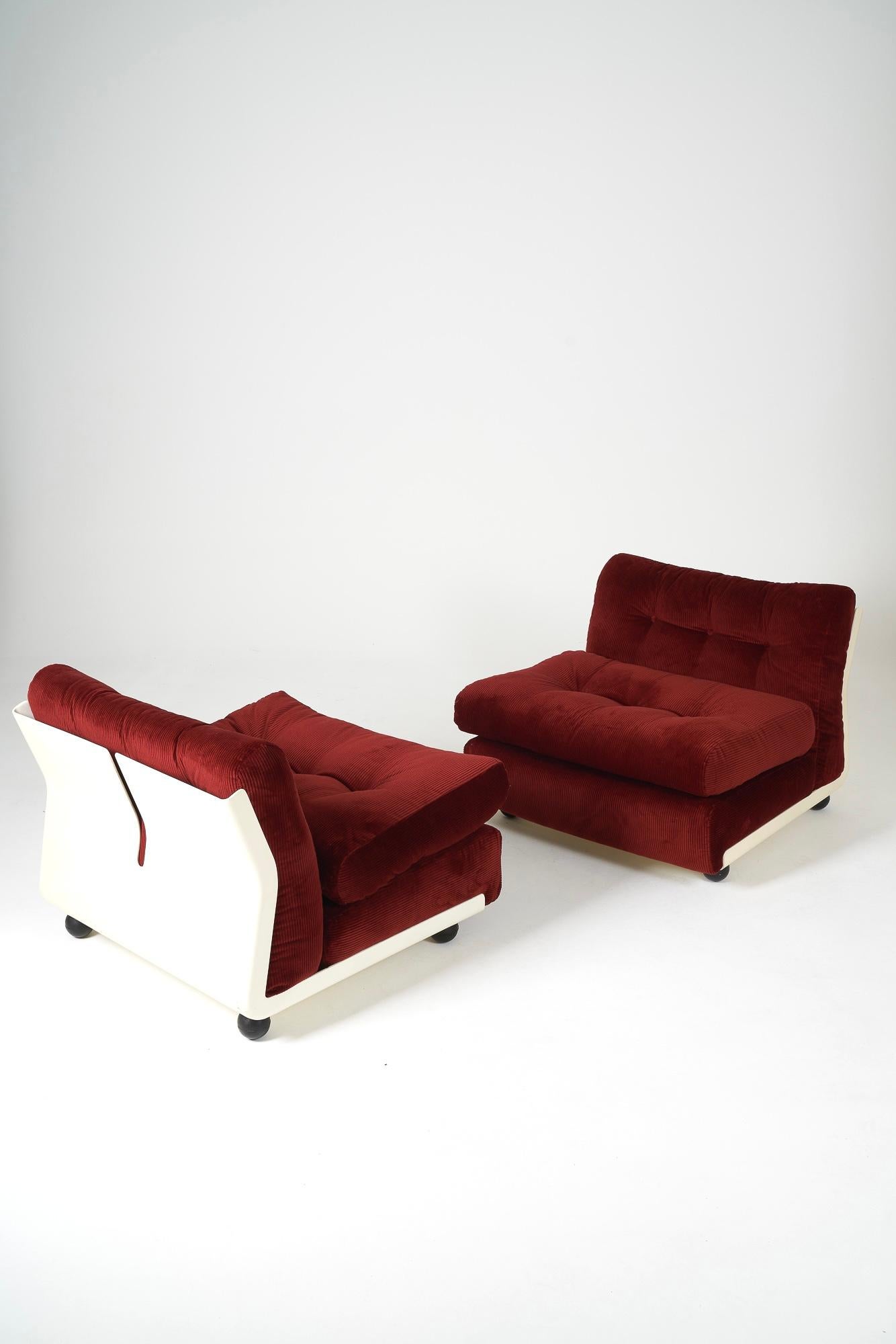 Pair of velvet armchairs 'Amanta' by Mario Bellini, 1970s 2