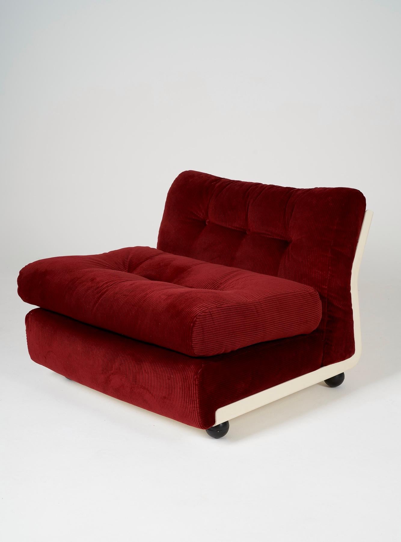 Pair of velvet armchairs 'Amanta' by Mario Bellini, 1970s 3