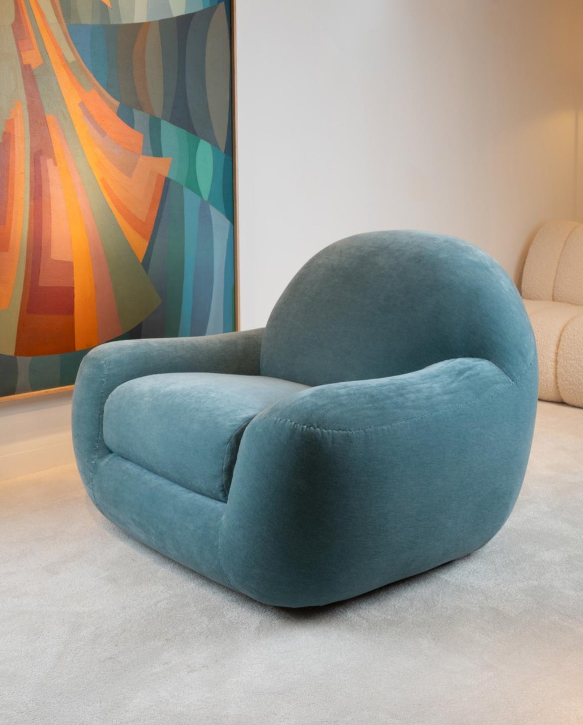 Italian pair of velvet  armchairs by Beka 70s For Sale