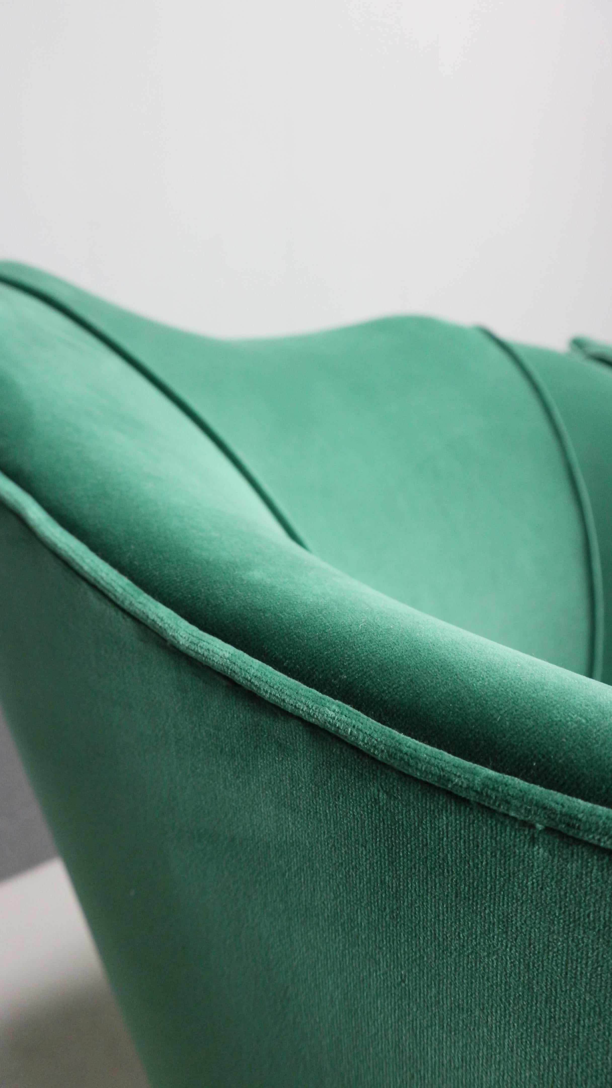 Pair of velvet armchairs in the style of Gio Ponti, Italy 1940s For Sale 10