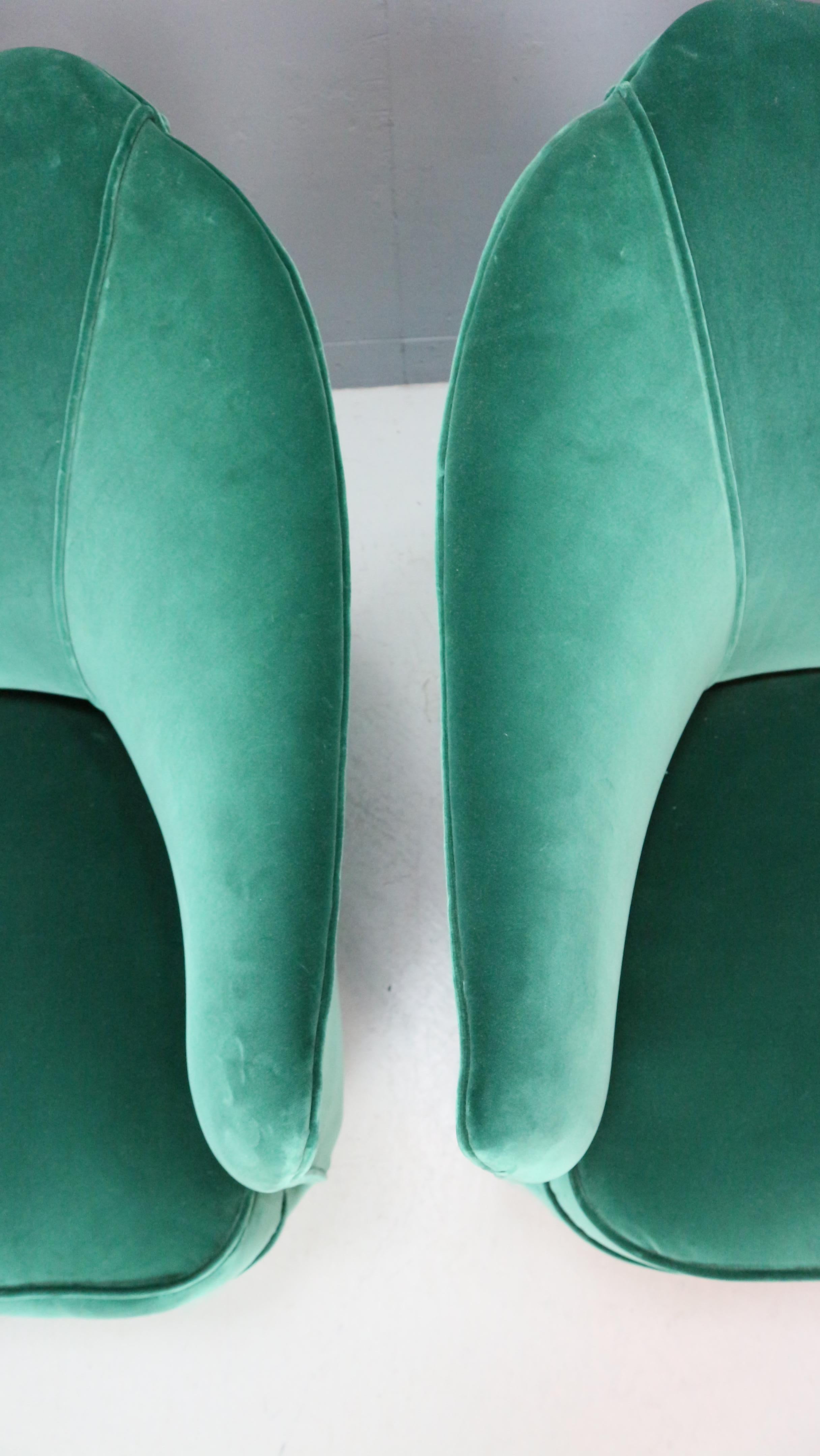 Pair of velvet armchairs in the style of Gio Ponti, Italy 1940s For Sale 11