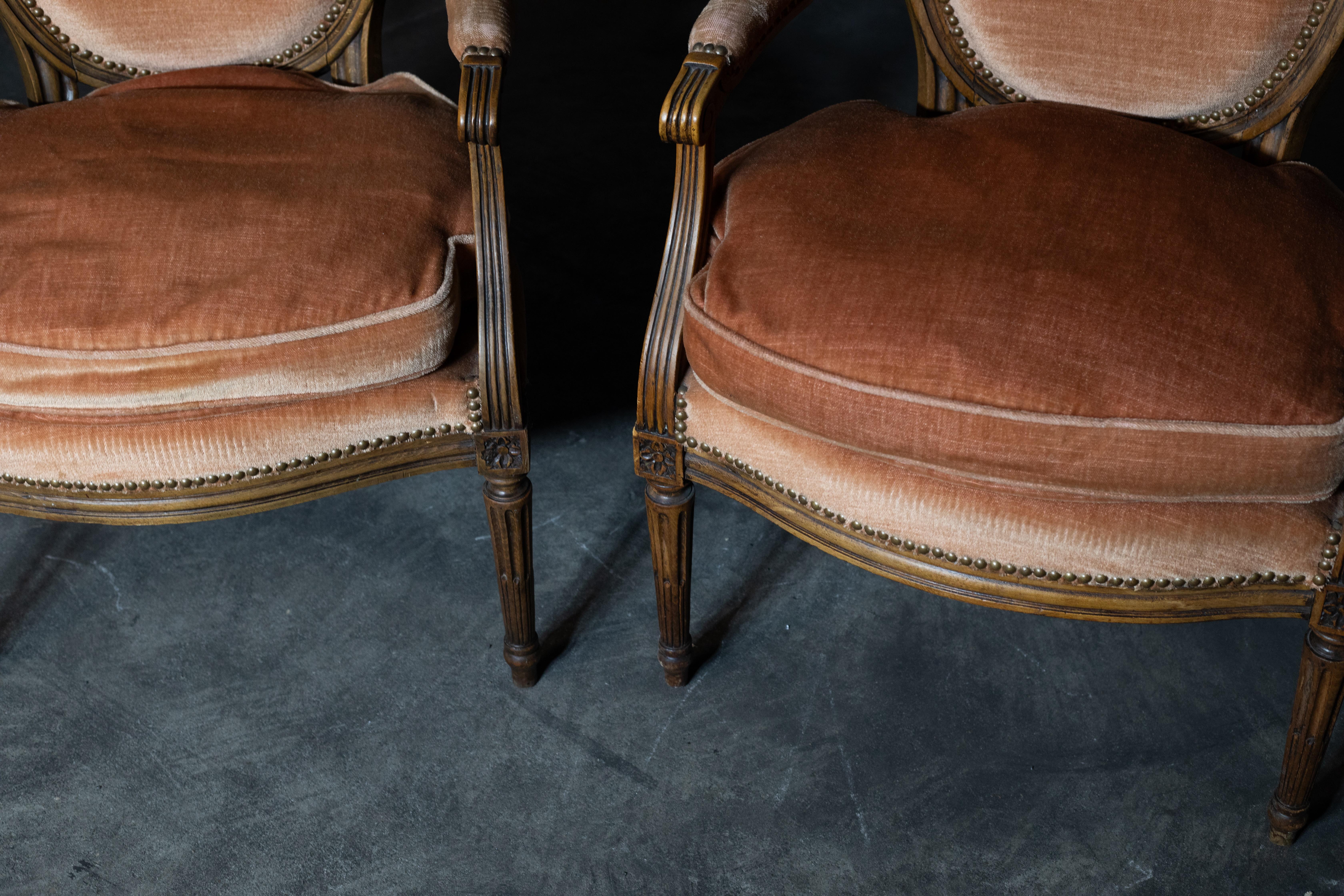 Pair of Velvet Chairs In Good Condition For Sale In North Charleston, SC