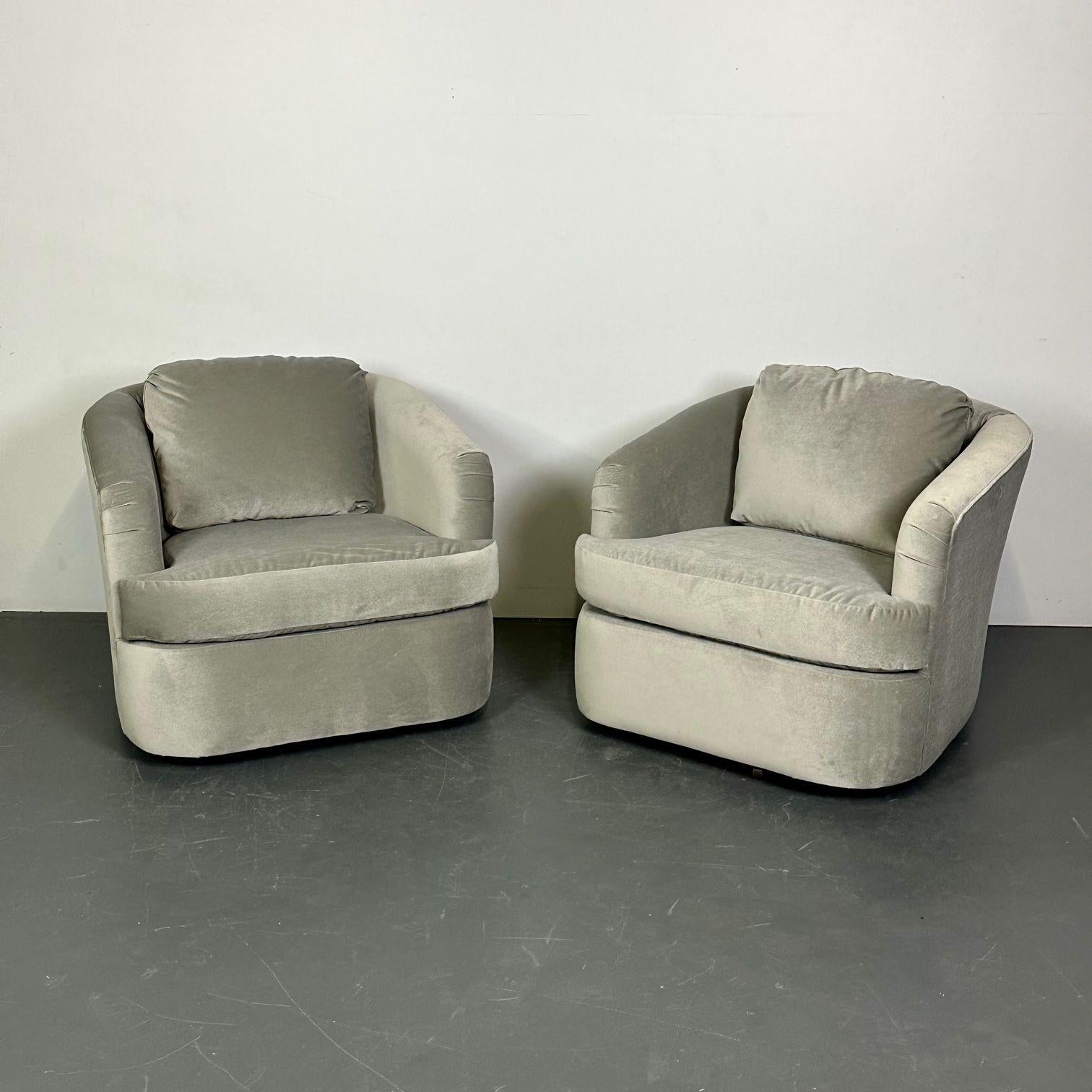 Pair of Velvet Mid-Century Modern Milo Baughman Style Swivel / Lounge Chairs For Sale 1