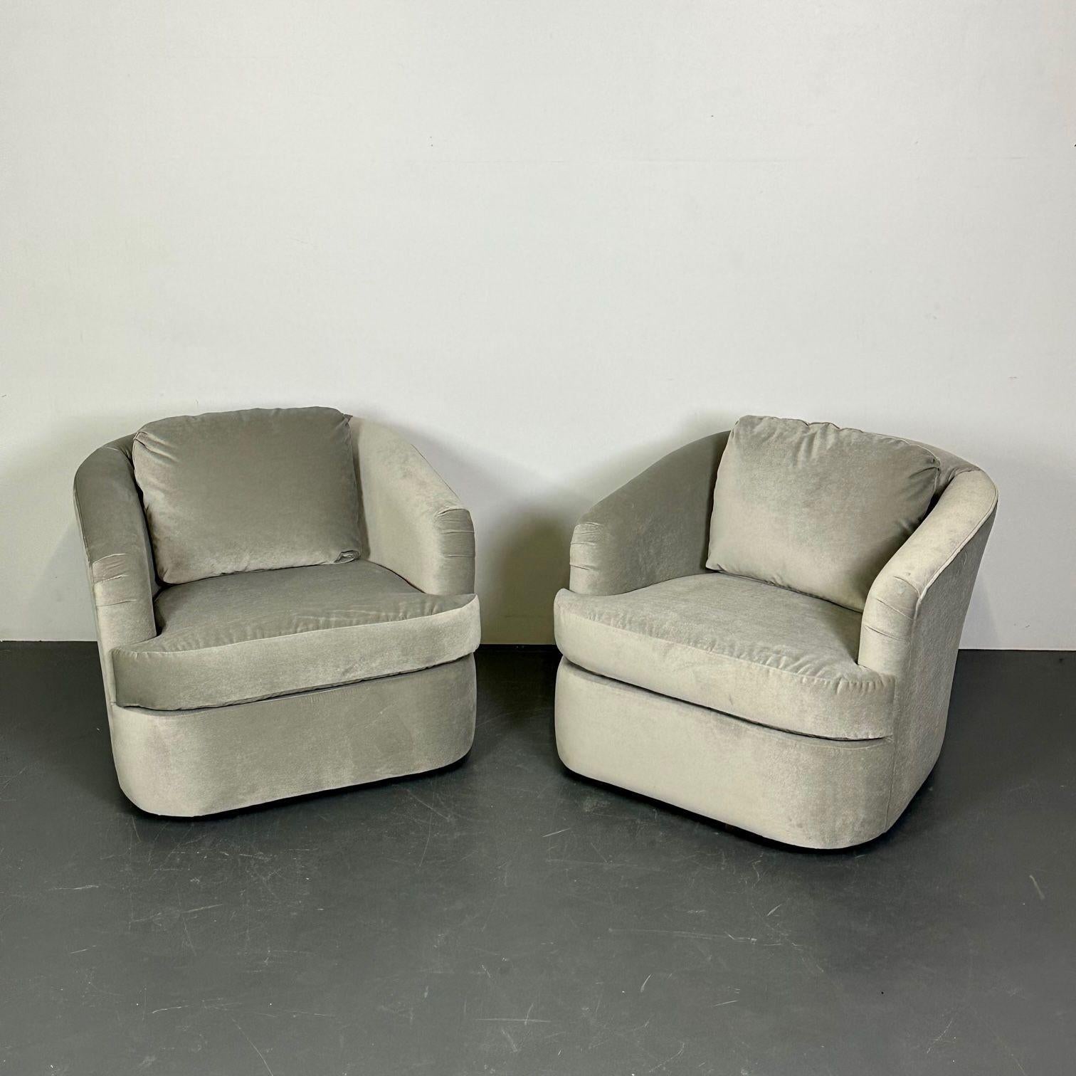 Pair of Velvet Mid-Century Modern Milo Baughman Style Swivel / Lounge Chairs For Sale 2