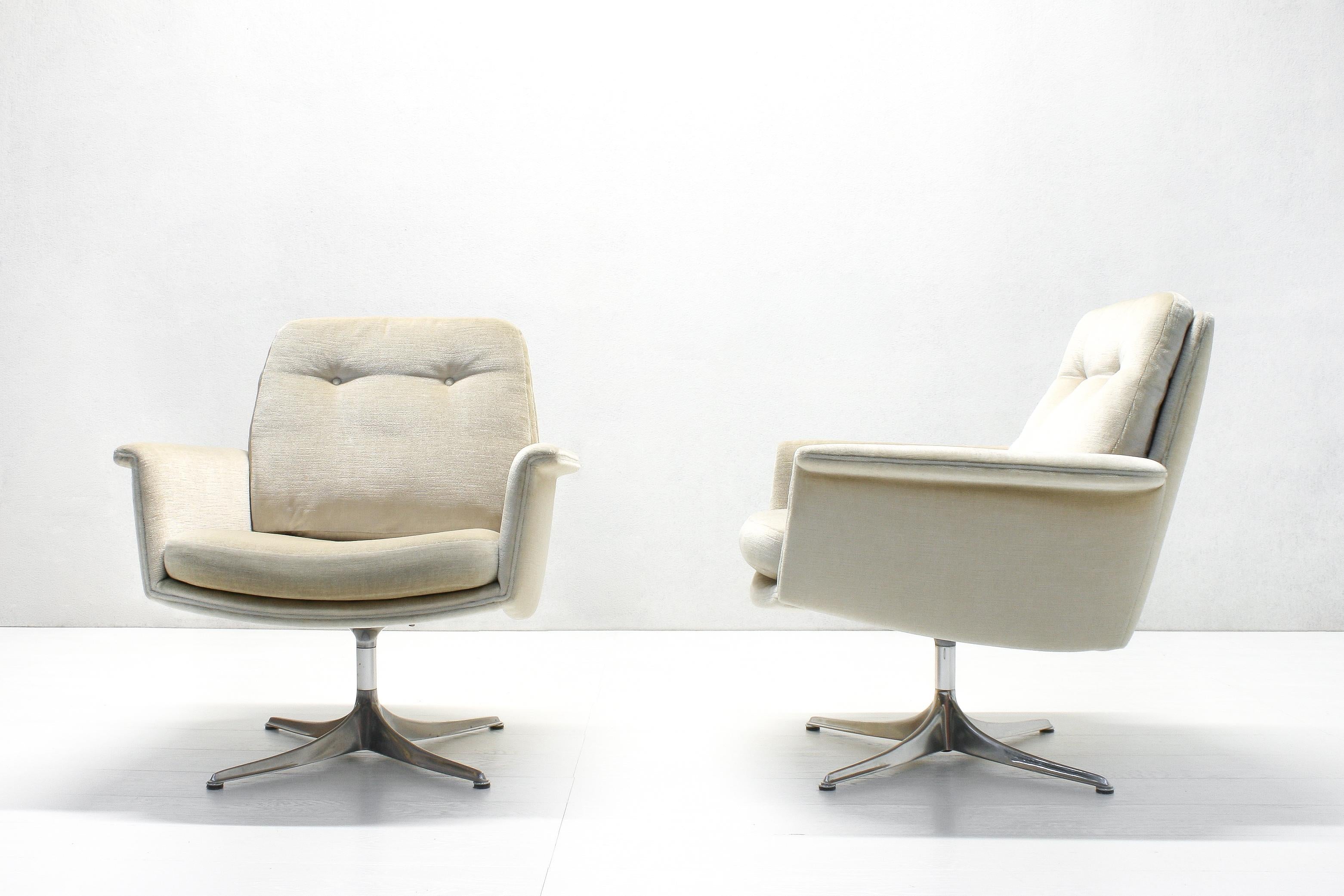Pair of Velvet Sedia Lounge Chairs by Horst Brüning for COR, Germany, 1960s For Sale 5
