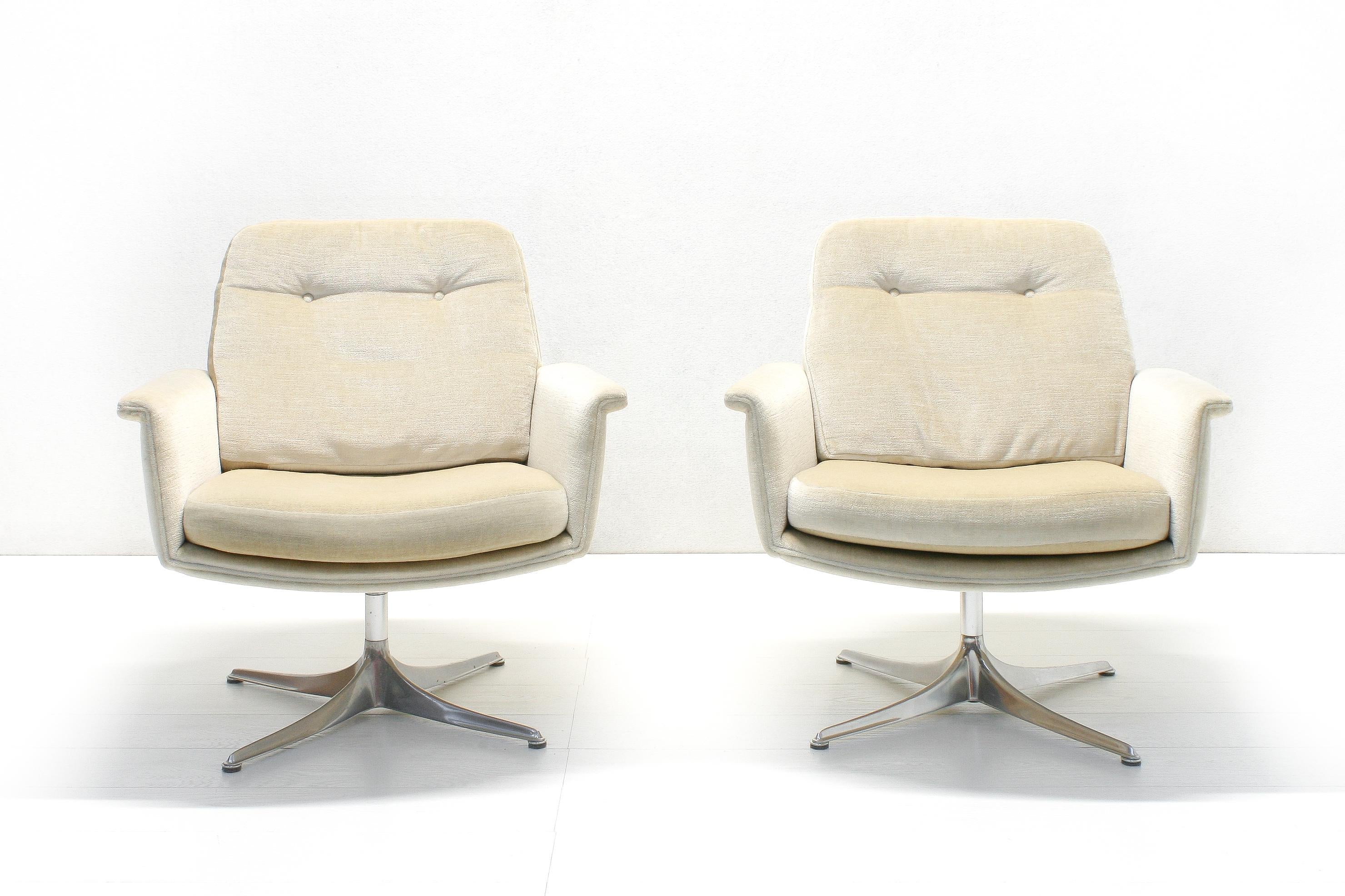 Mid-Century Modern Pair of Velvet Sedia Lounge Chairs by Horst Brüning for COR, Germany, 1960s For Sale