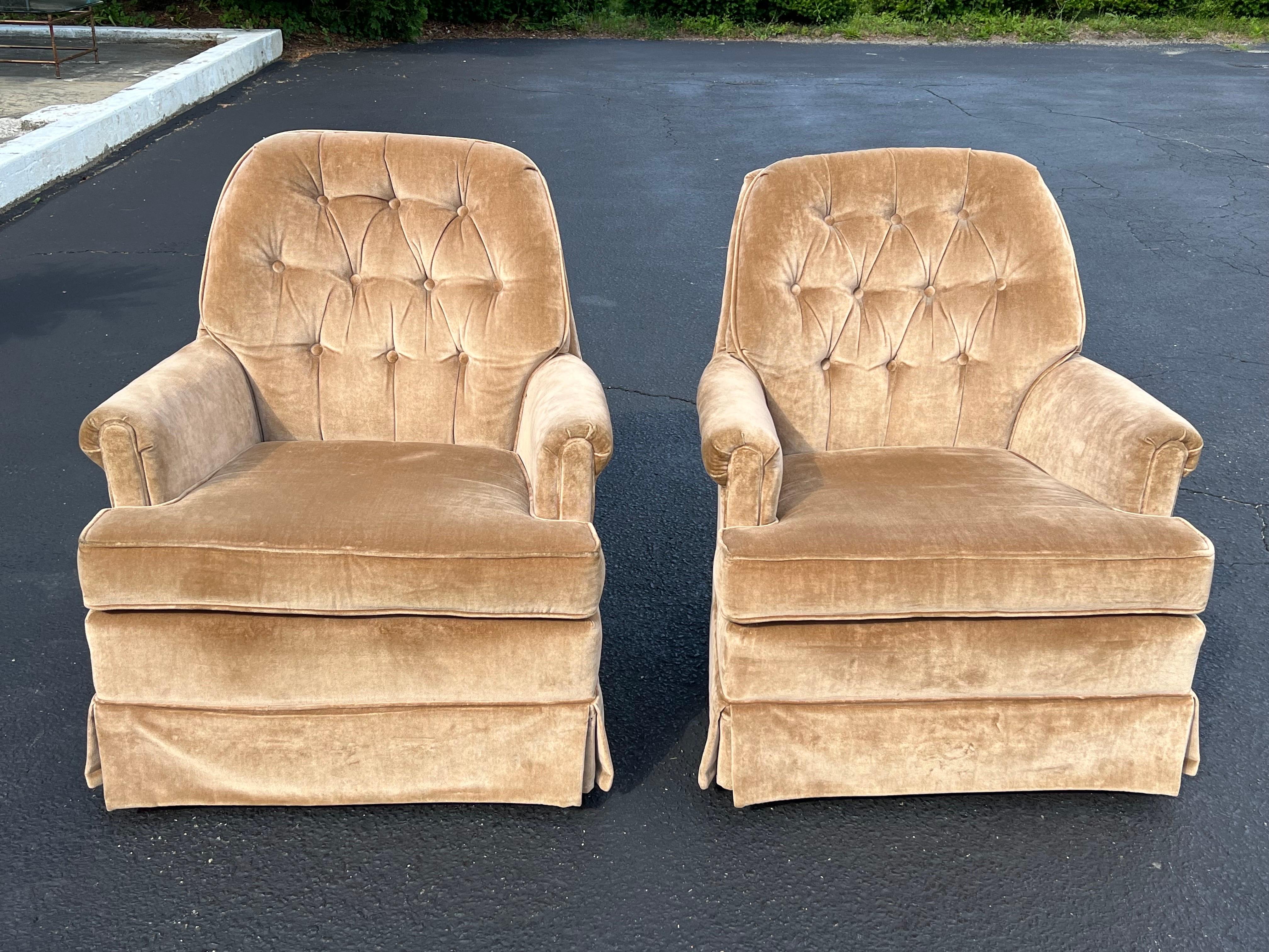 Pair of Velvet Swivel Chairs In Good Condition In Redding, CT