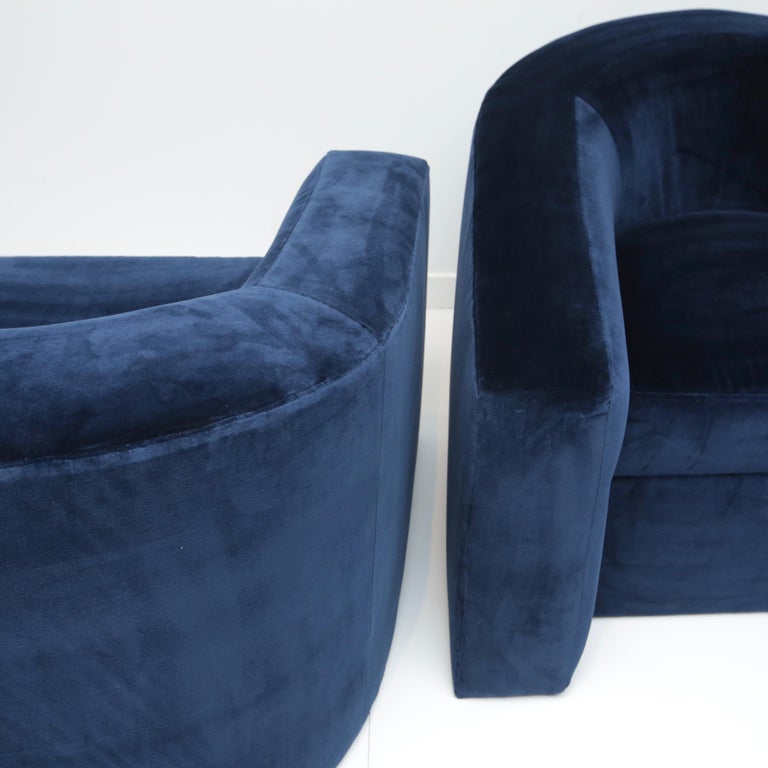 Pair of Velvet Tub Chairs For Sale at 1stDibs
