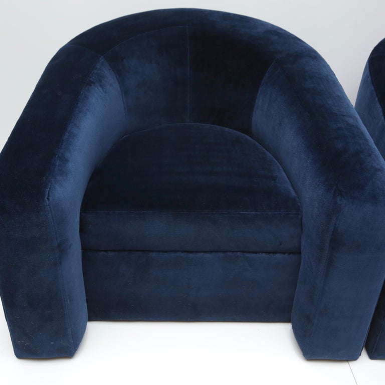 Pair of Velvet Tub Chairs For Sale at 1stDibs