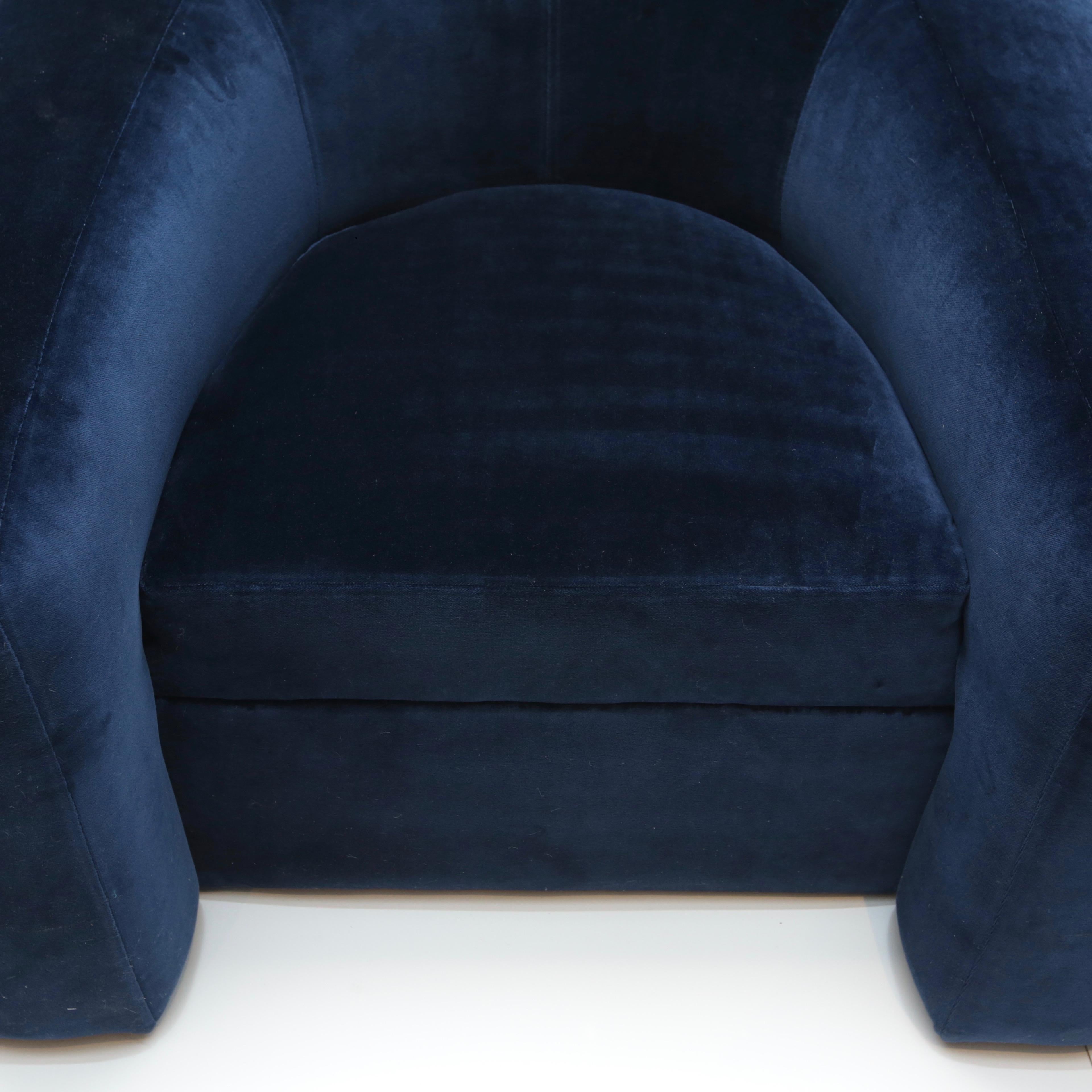Pair of Velvet Tub Chairs In New Condition In New London, CT