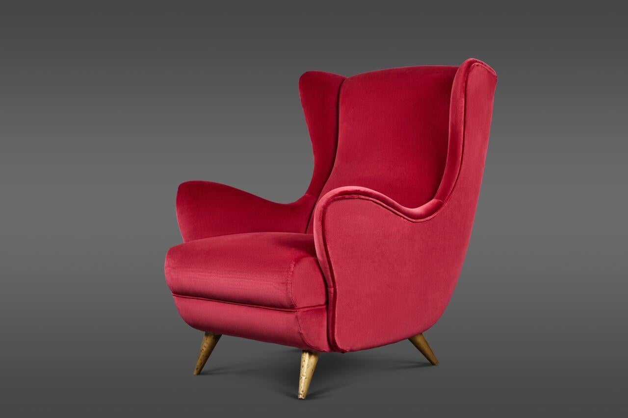 Mid-Century Modern Pair of Velvet Wingback Italian Lounge Chairs in the Manner of Gio Ponti For Sale