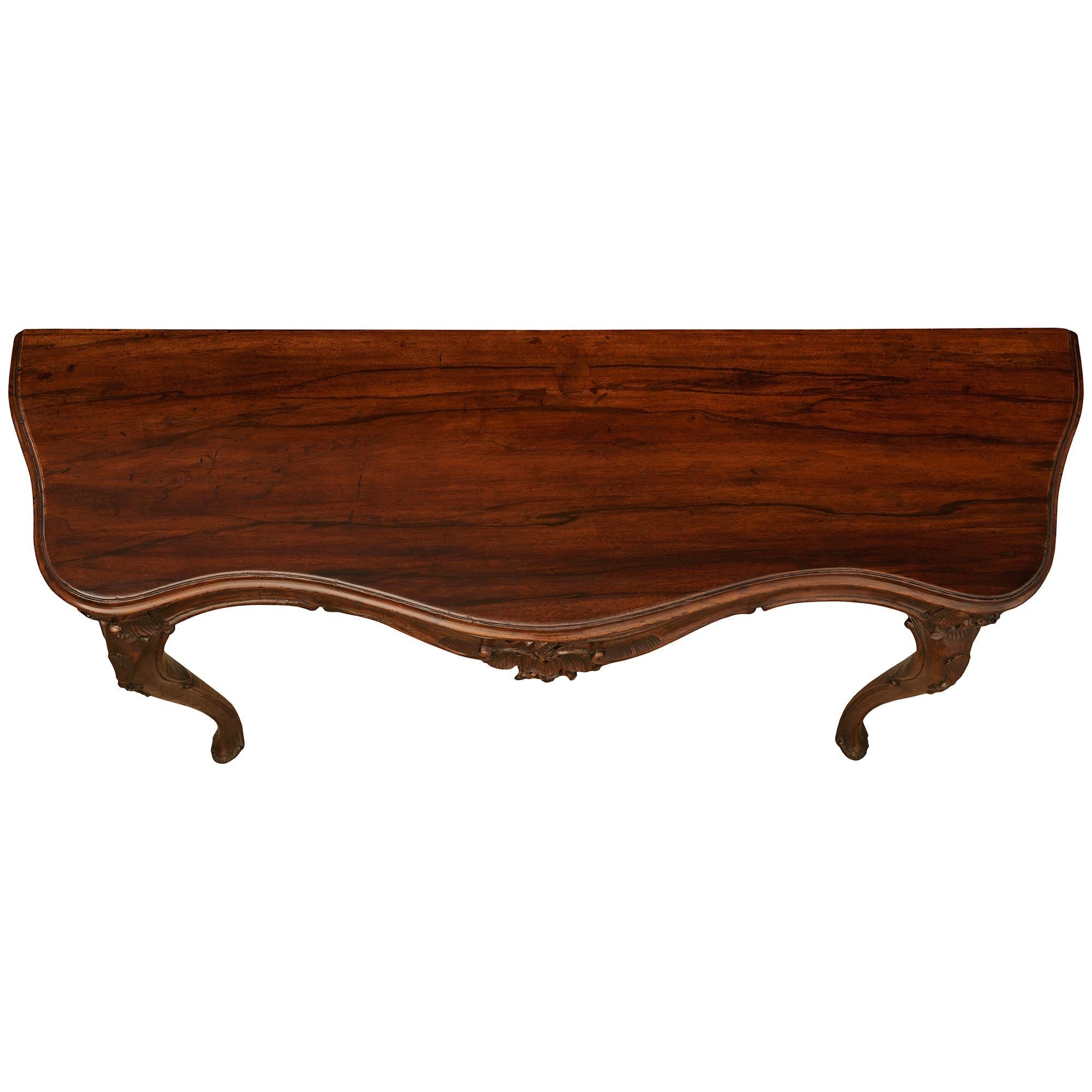 Paar venezianische Konsolen aus Nussbaum im Stil Louis XV des 19. im Angebot 2