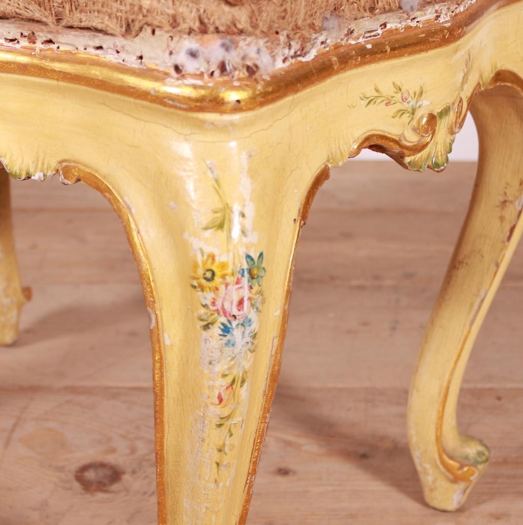 Paire de fauteuils et tabourets vénitiens en vente 6