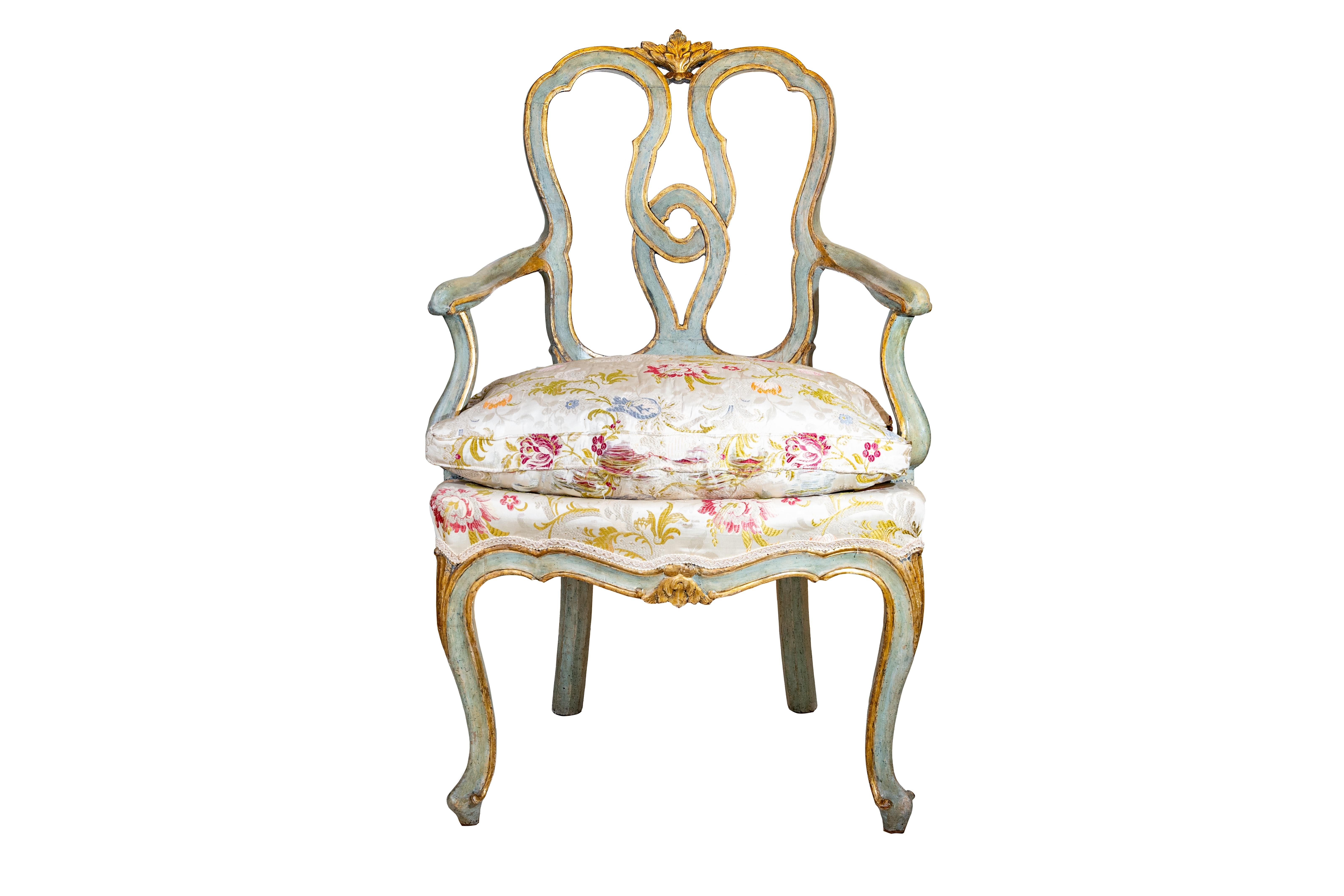 XVIIIe siècle Paire de fauteuils vénitiens en bois laqué et doré, 18ème siècle en vente