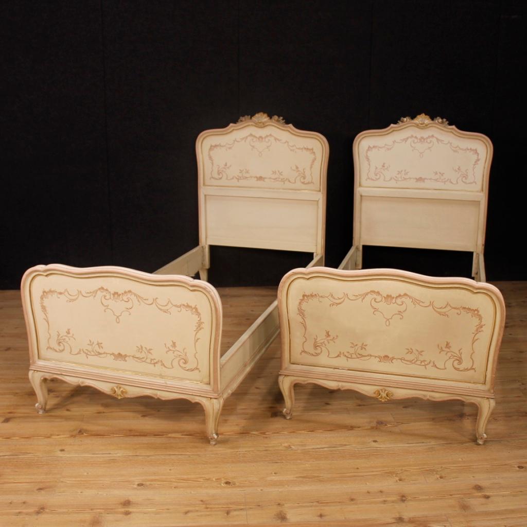 Pair of Venetian Beds in Painted Wood with Floral Decorations from 20th Century 3